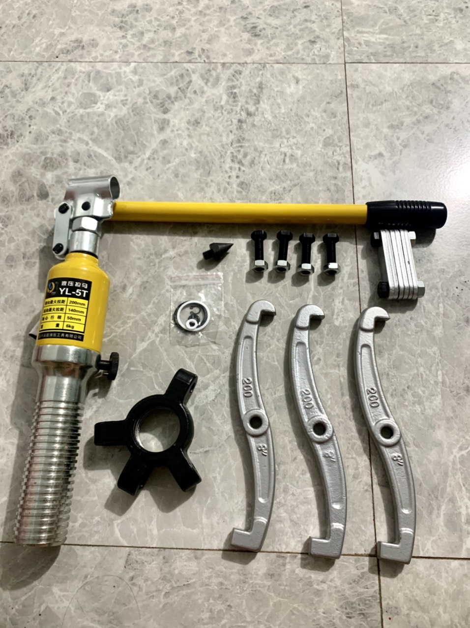 Vam cảo thủy lực 5 tấn 3 chấu kẹp
