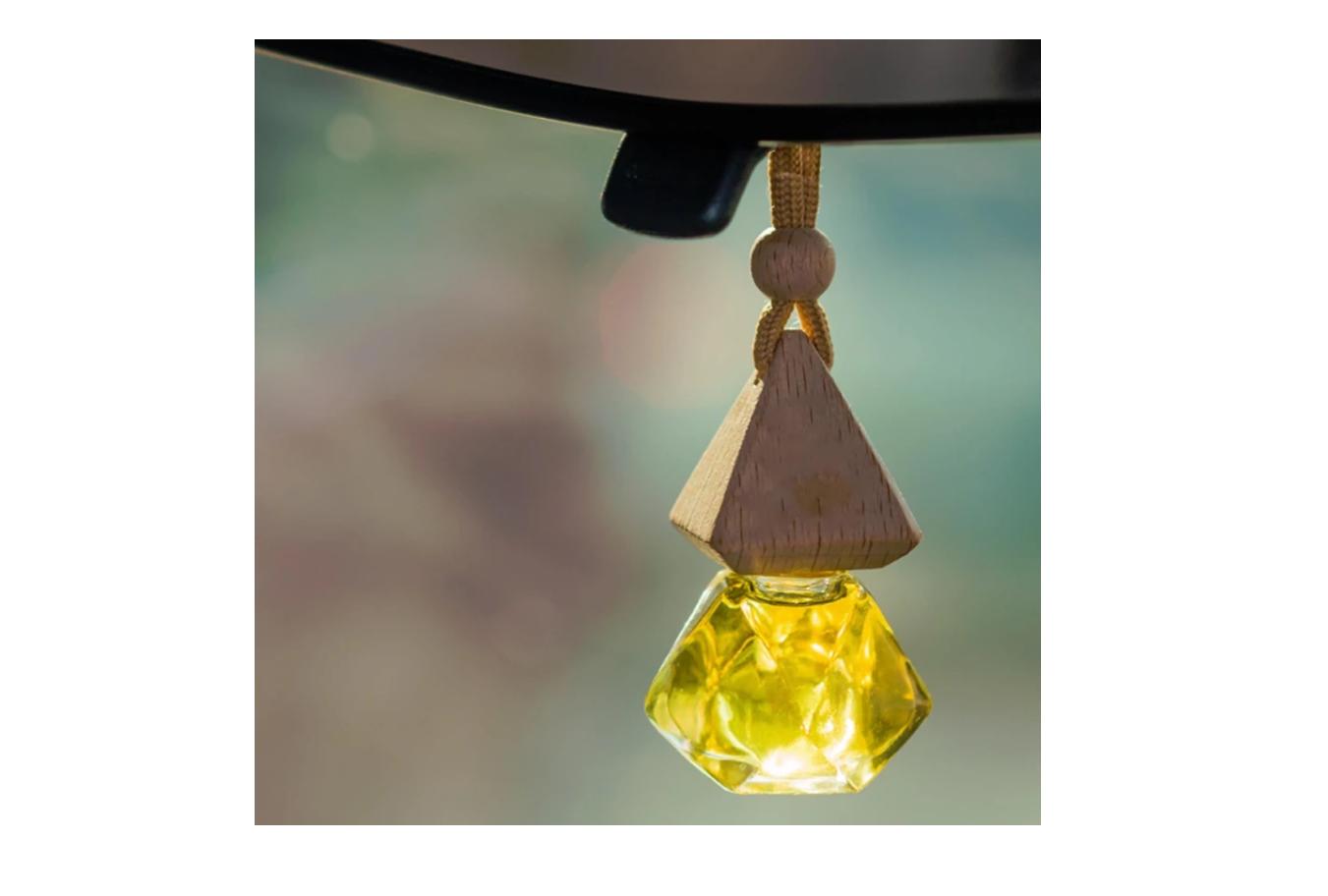 Tinh dầu treo xe , treo tủ đồ hương Dứa thơm