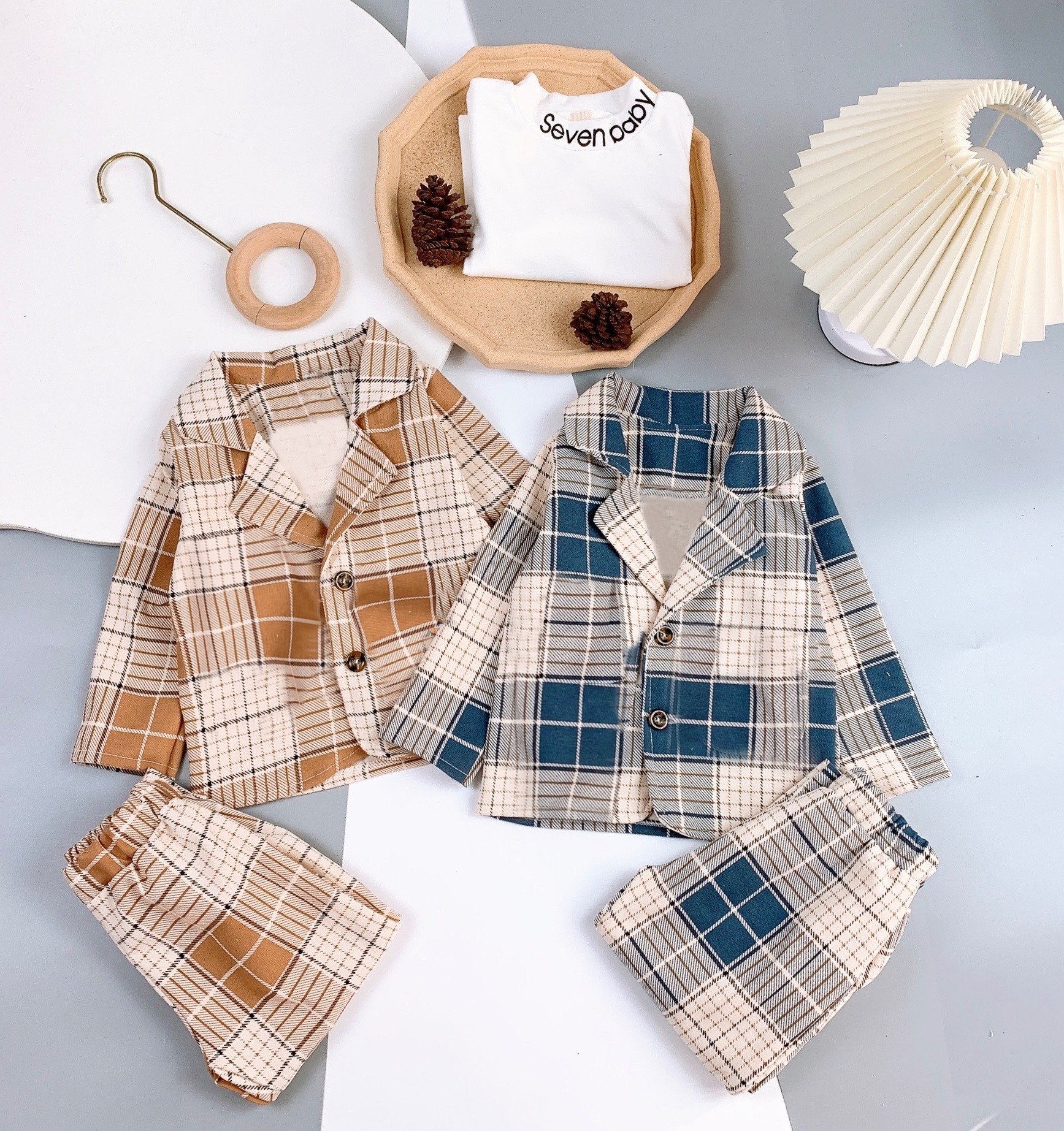 Bộ vest kẻ cho bé trai QATE846
