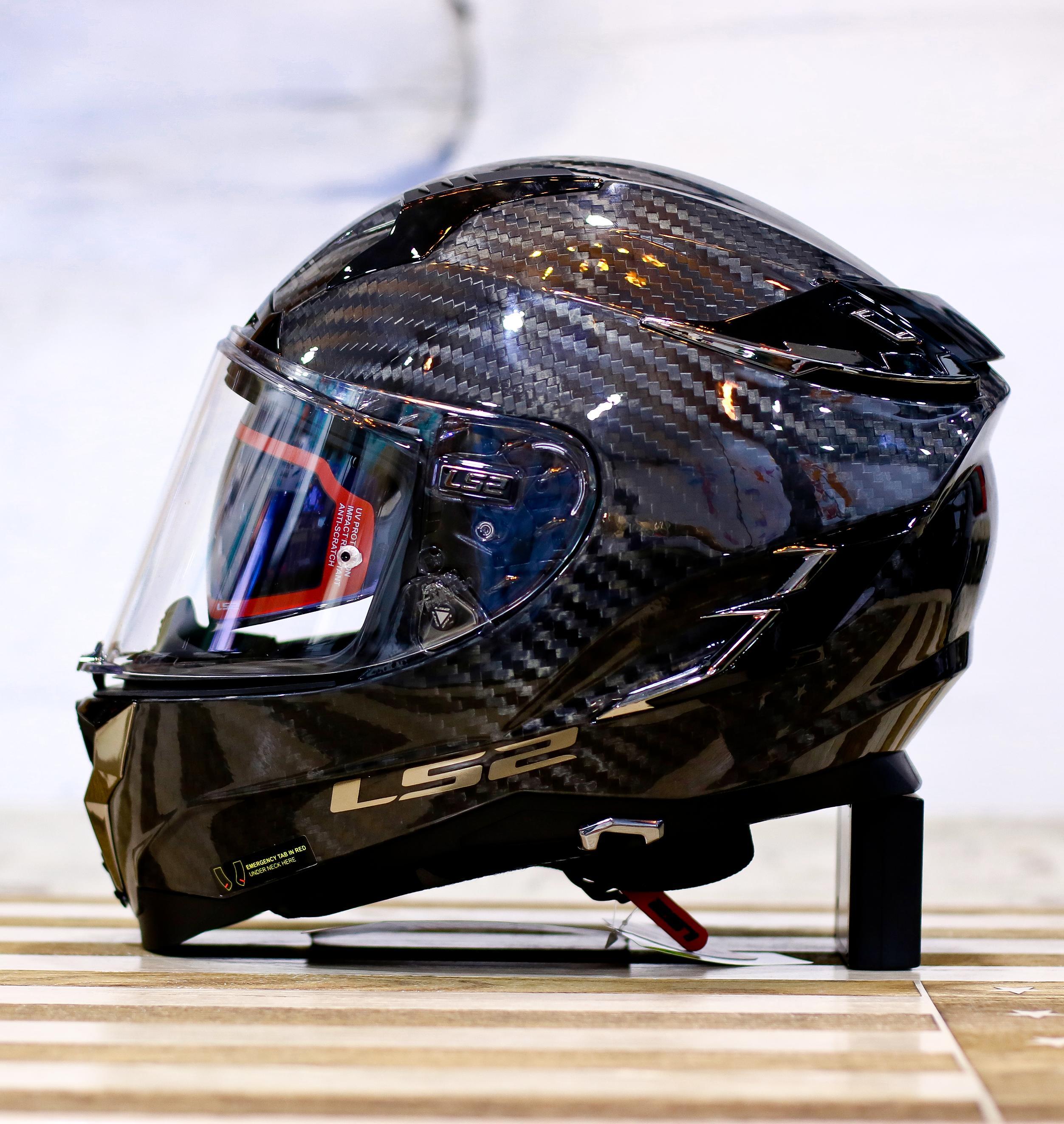 MŨ BẢO HIỂM LS2 FF327 CHALLENGER CARBON