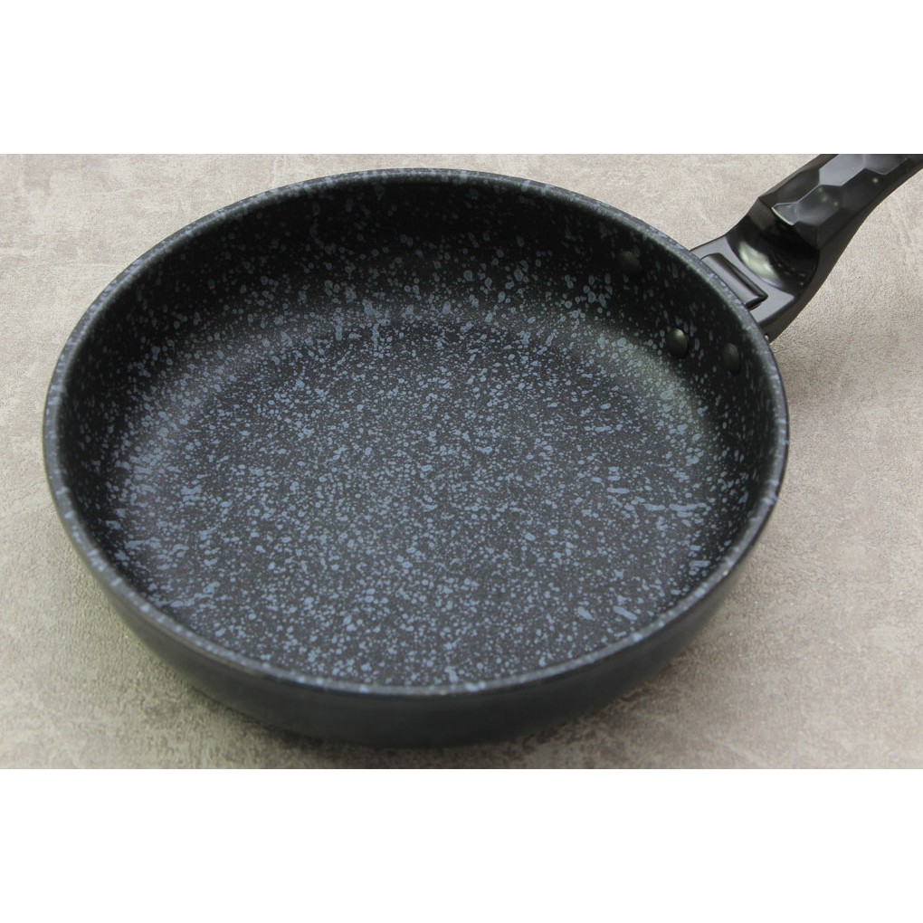 CHẢO VÂN ĐÁ ĐÁY TỪ HAPPYCOOK GFP-26IH 26CM
