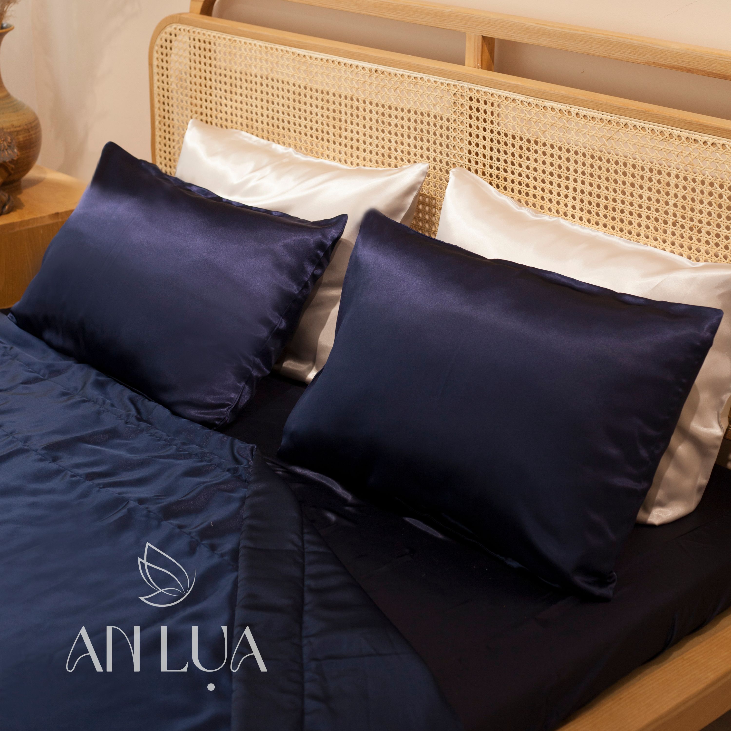 Bộ chăn drap 5 món An Lụa vải lụa mịn mát và thân thiện cho da - Xanh đen