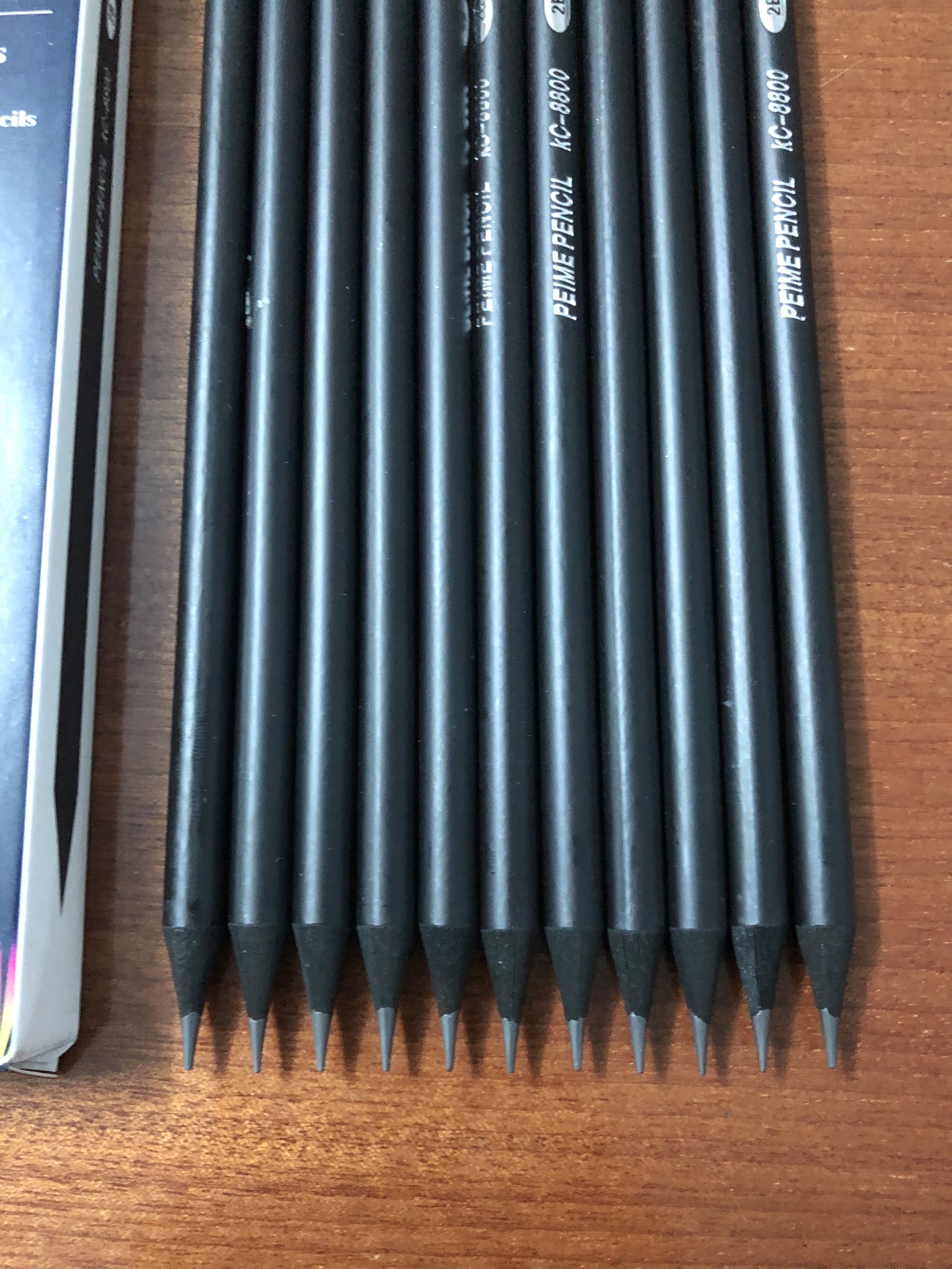 Hộp 12 cây viết chì thân đen K8800