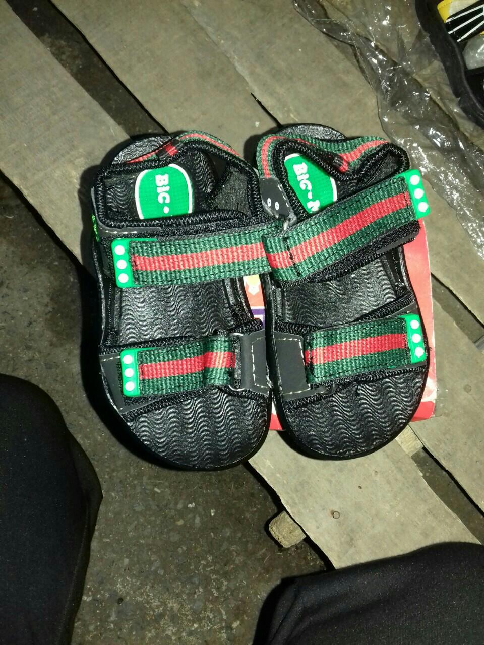 Dép Sandal bé trai vải dù 2-5 tuổi, 95k