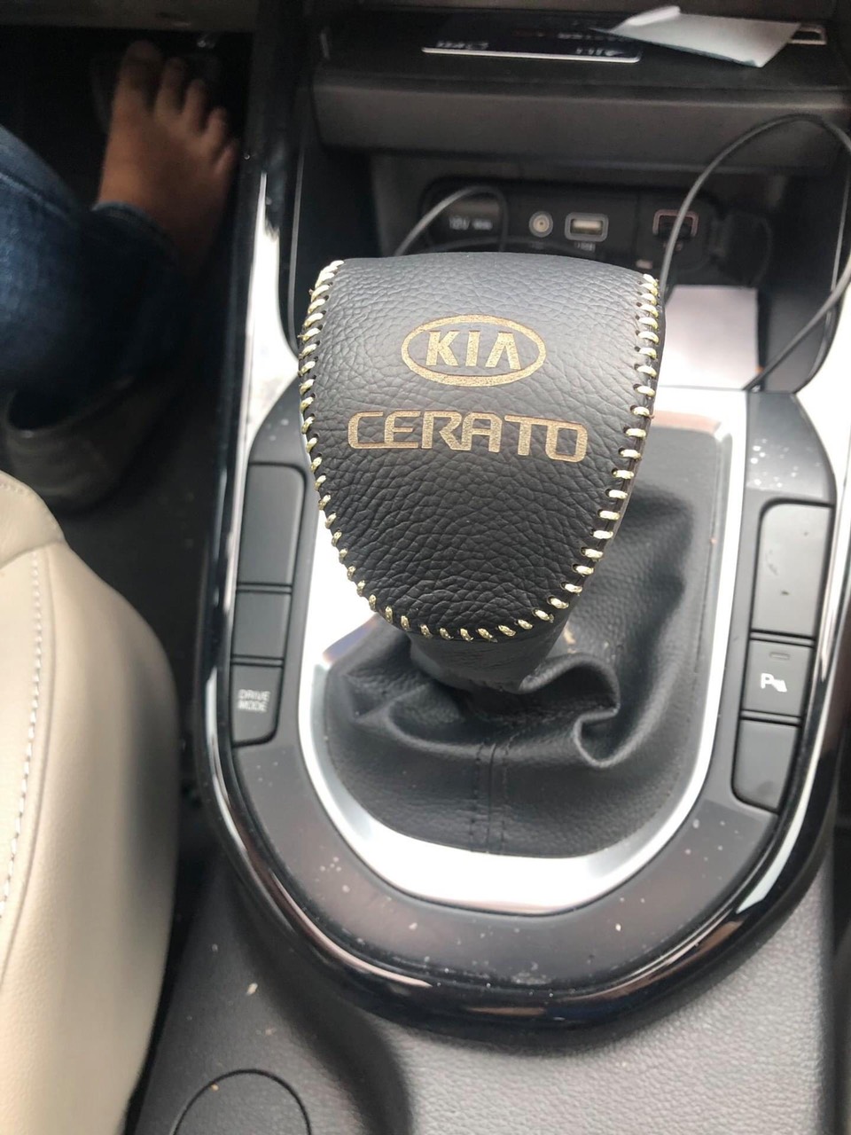 Bọc cần số KIA Seltos,Cerato 2020 AT