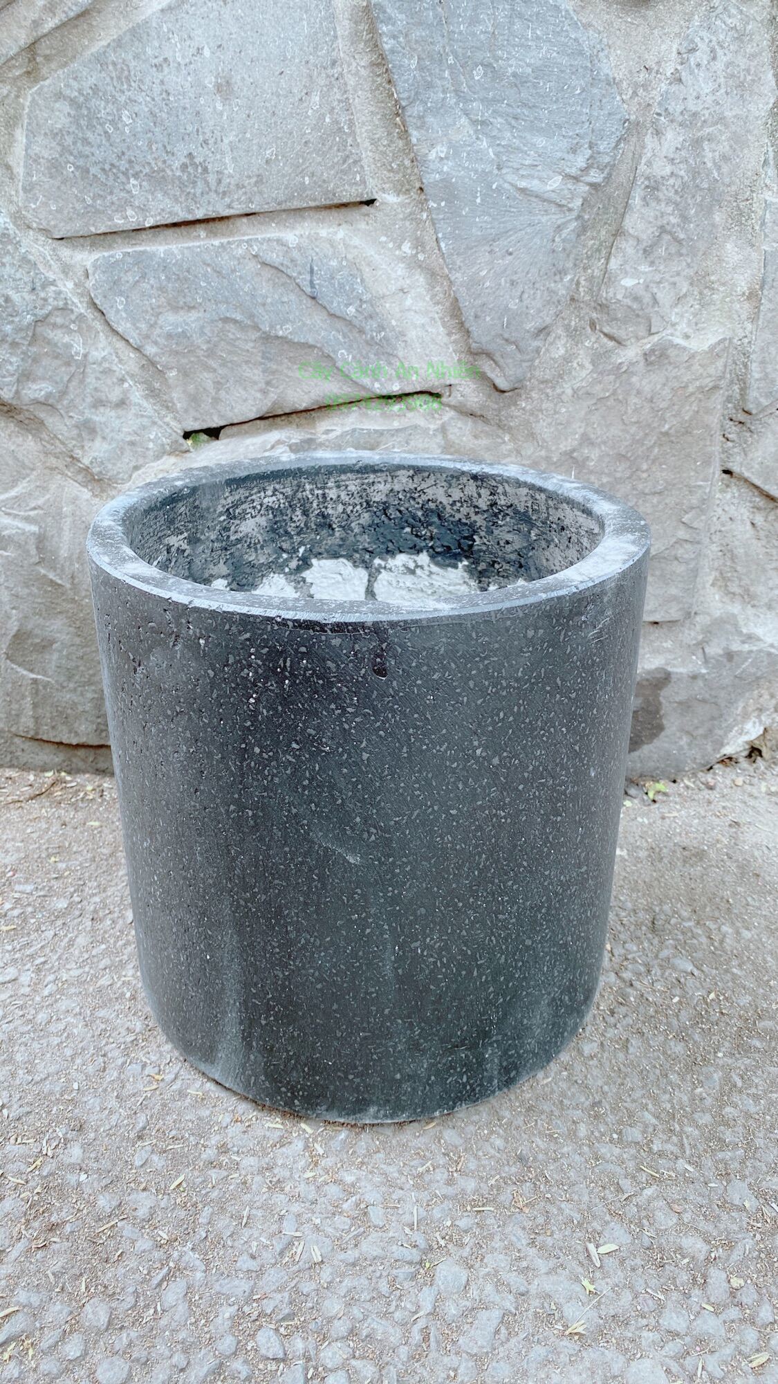 Chậu Xi Măng Trồng Cây 25*25cm (chỉ giao hcm)