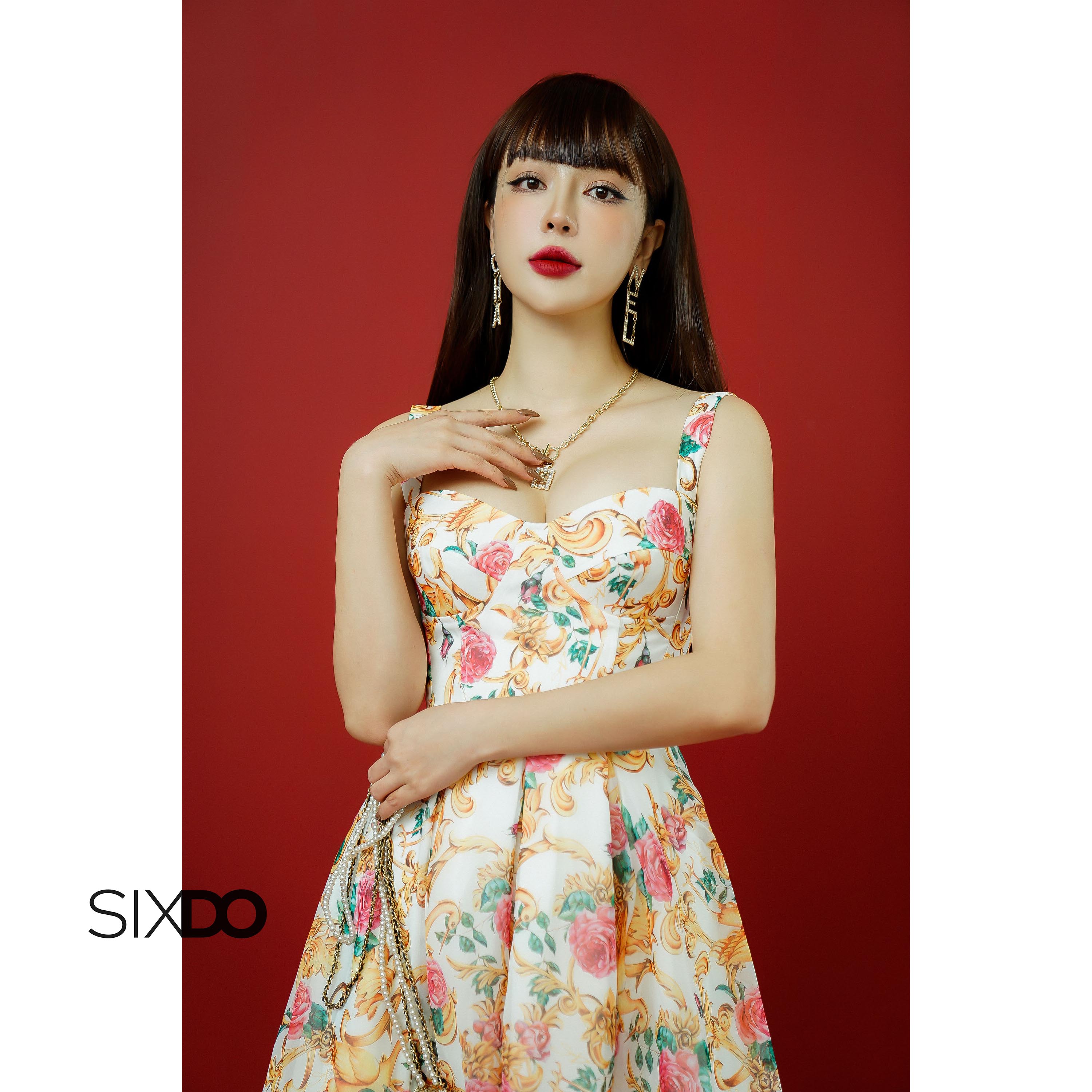 Đầm tơ hai dây hoa hồng SIXDO (White Rose Sweetheart Midi Dress)