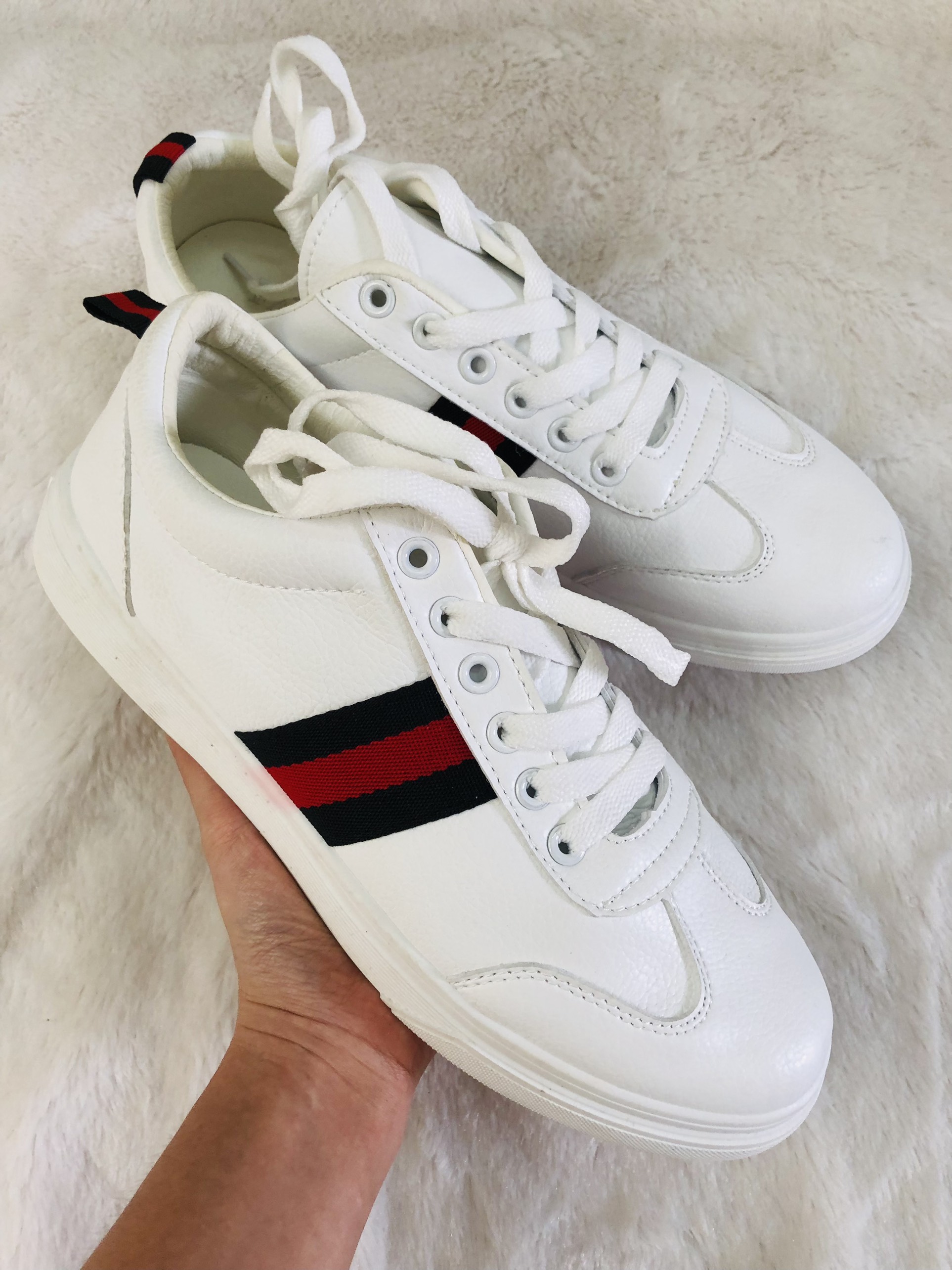 Giày thể thao cột dây unisex