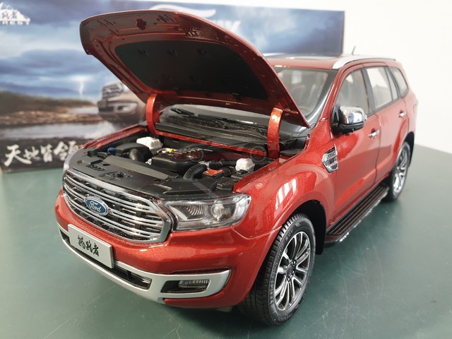 [HCM]Xe mô hình Ford Everest tỉ lệ 1:18