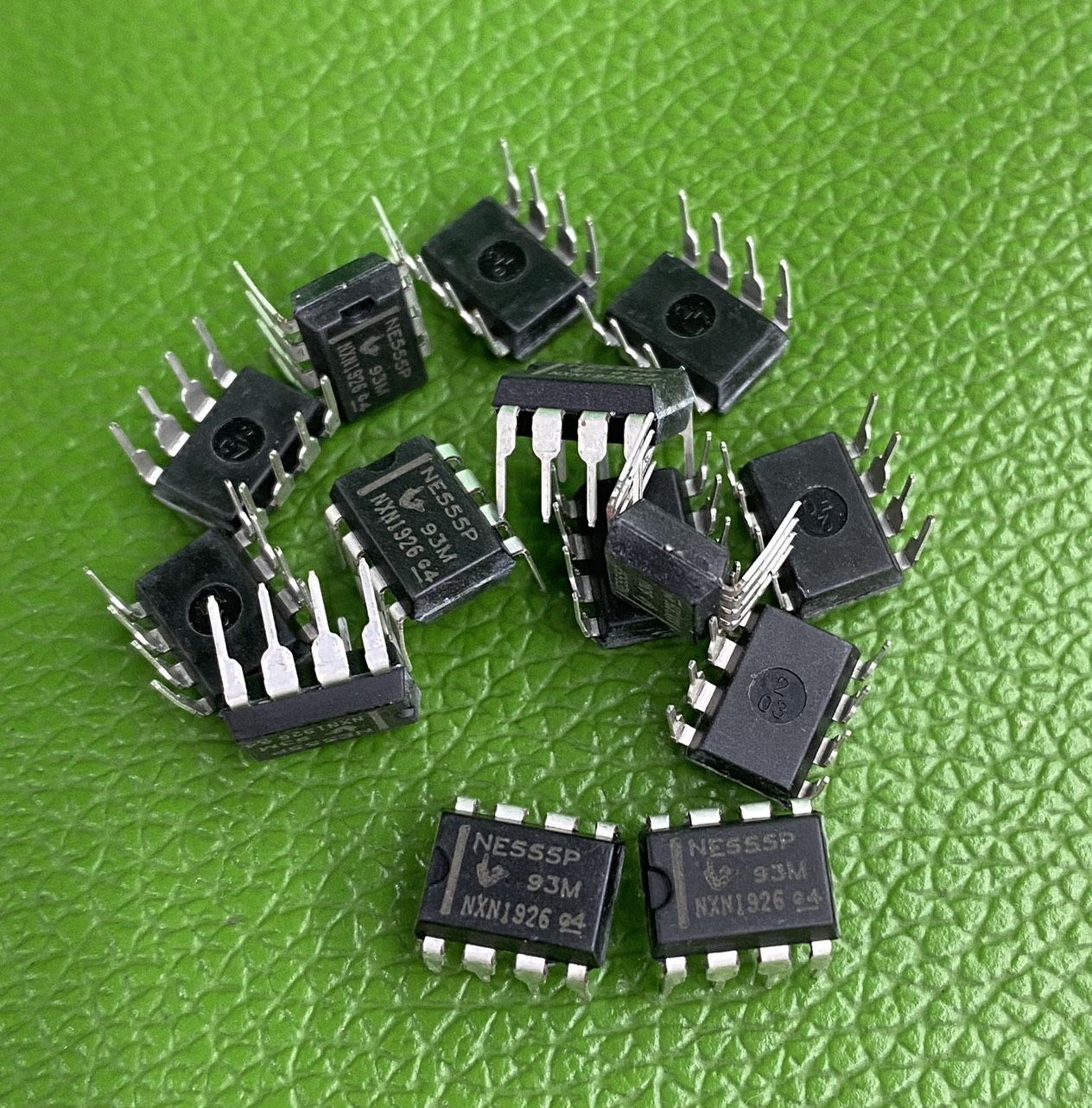 Combo 10 ic tạo xung ne555 dip8