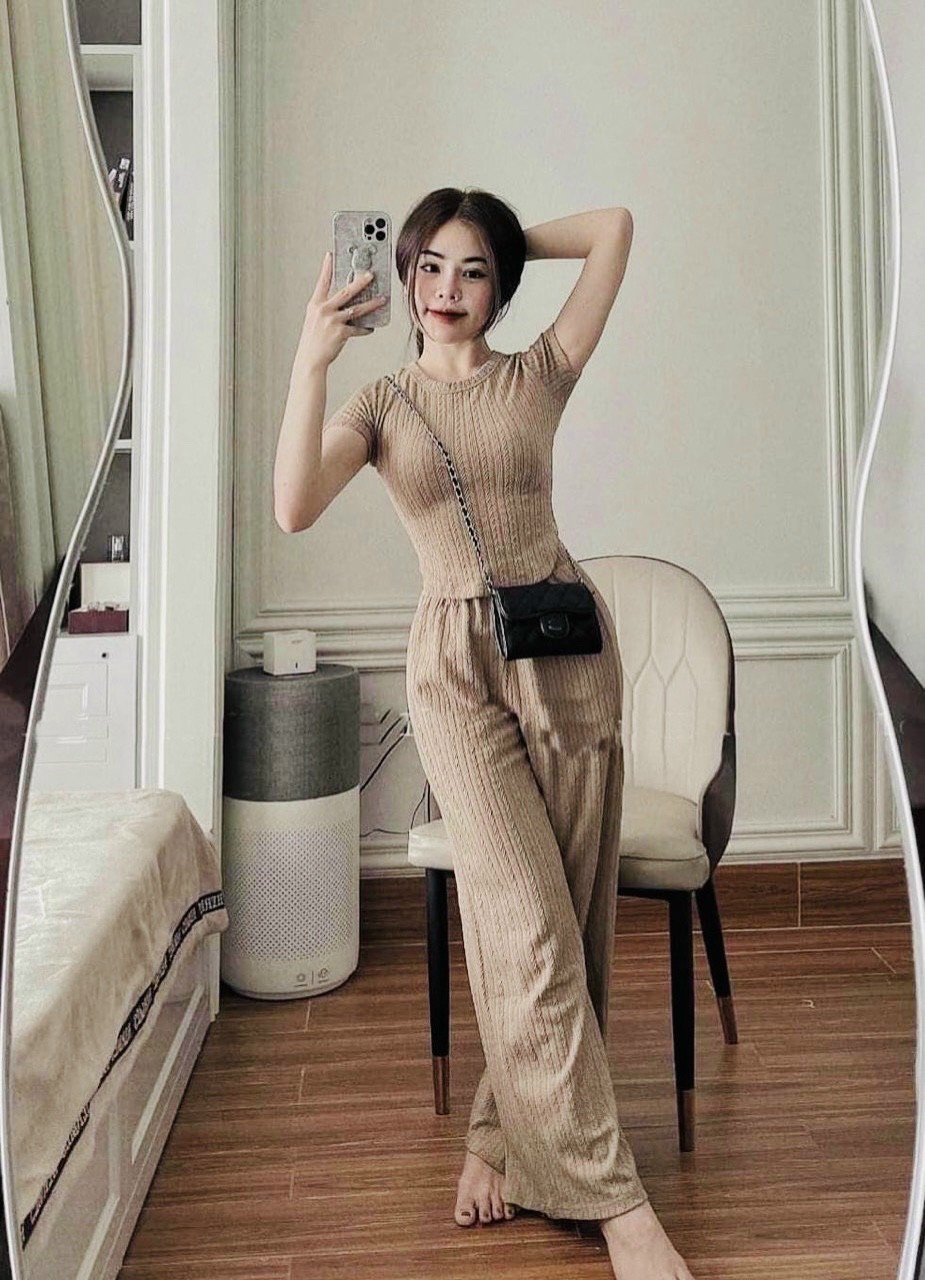 Sét bộ nữ đi chơi áo thun cổ tròn phối quần suông dài, sét đồ nữ 2 món áo thun ôm tay ngắn phối quần ống rộng dài cá tính sang trọng
