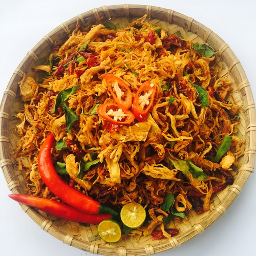 KHÔ GÀ CAY C&B HỘP 100G