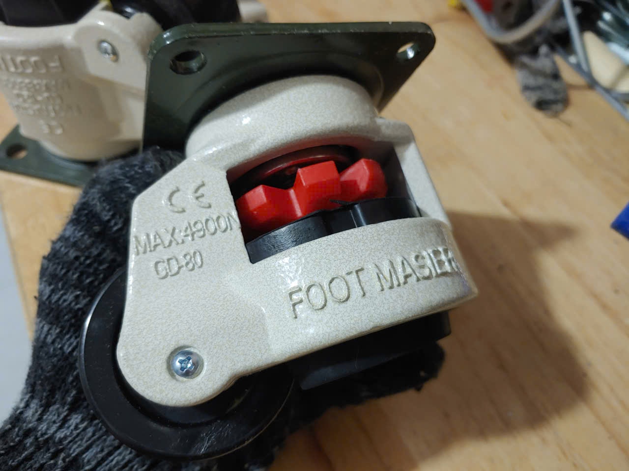 [HCM]Bánh xe Leveling caster - Foot Master chịu tải nặng 150kg, 250kg, 500kg, 1 tấn / bánh