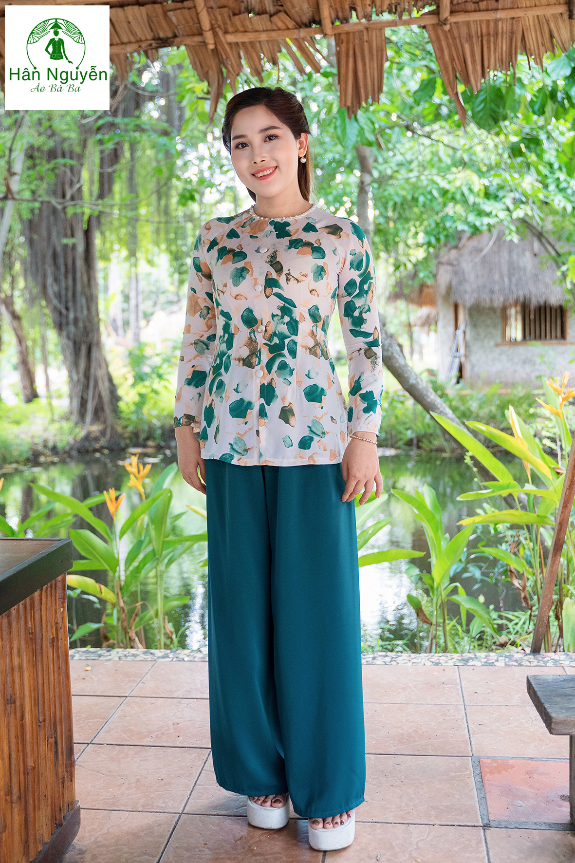 B.A24 - Áo Bà Ba Nền Hoa Nút Ngọc (Áo Lẻ)