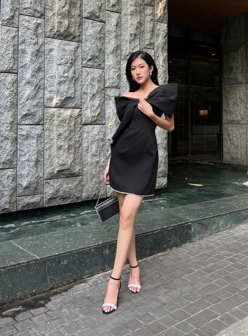 COCO SIN - Đầm Tapta Đen Nơ
