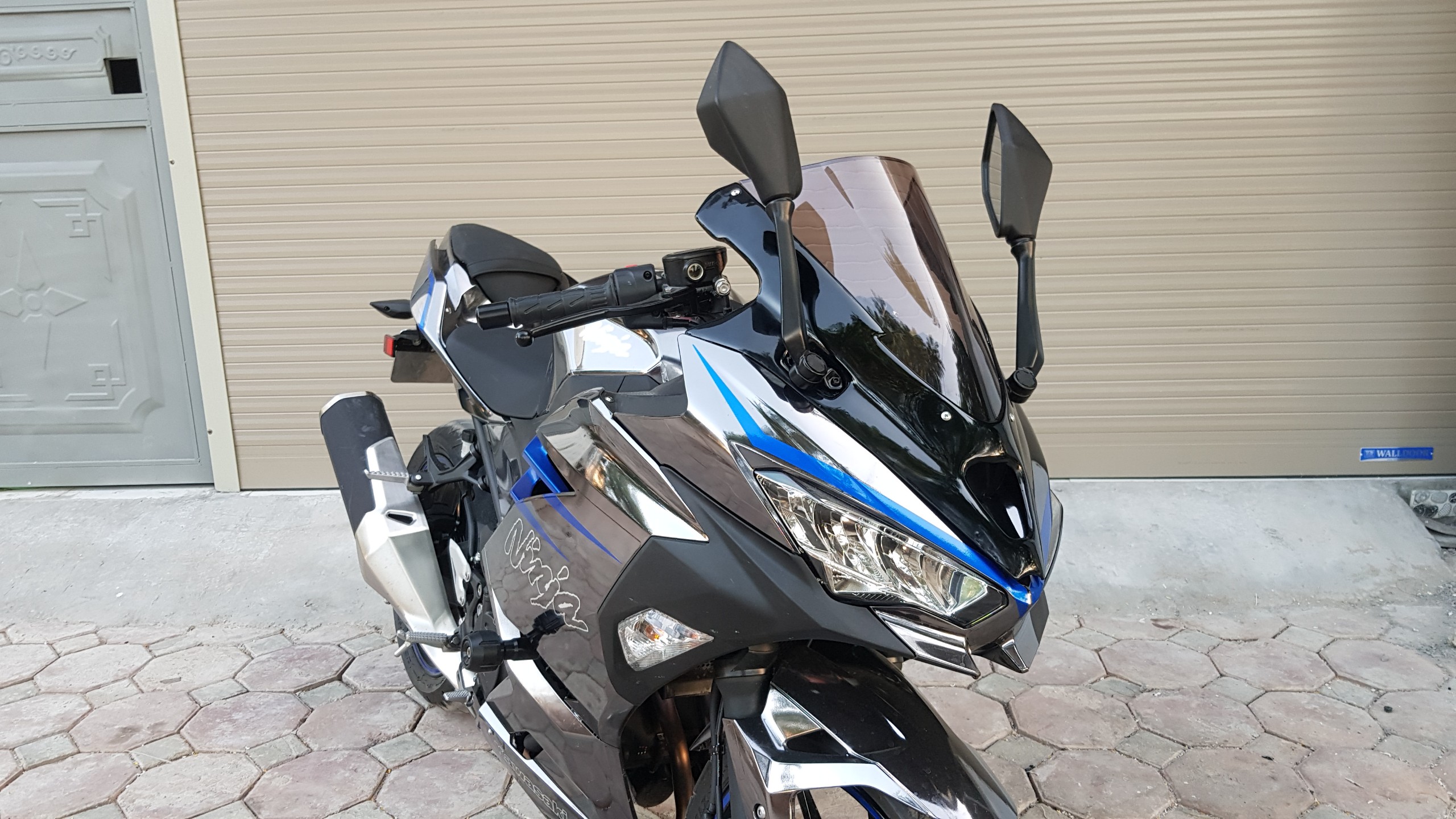 ốp đầu ninja 400 nhựa ABS + kính gió