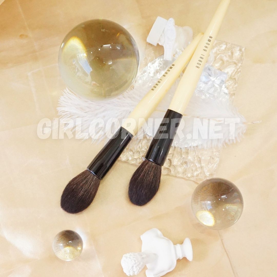Cọ phủ phấn Bobbi Powder