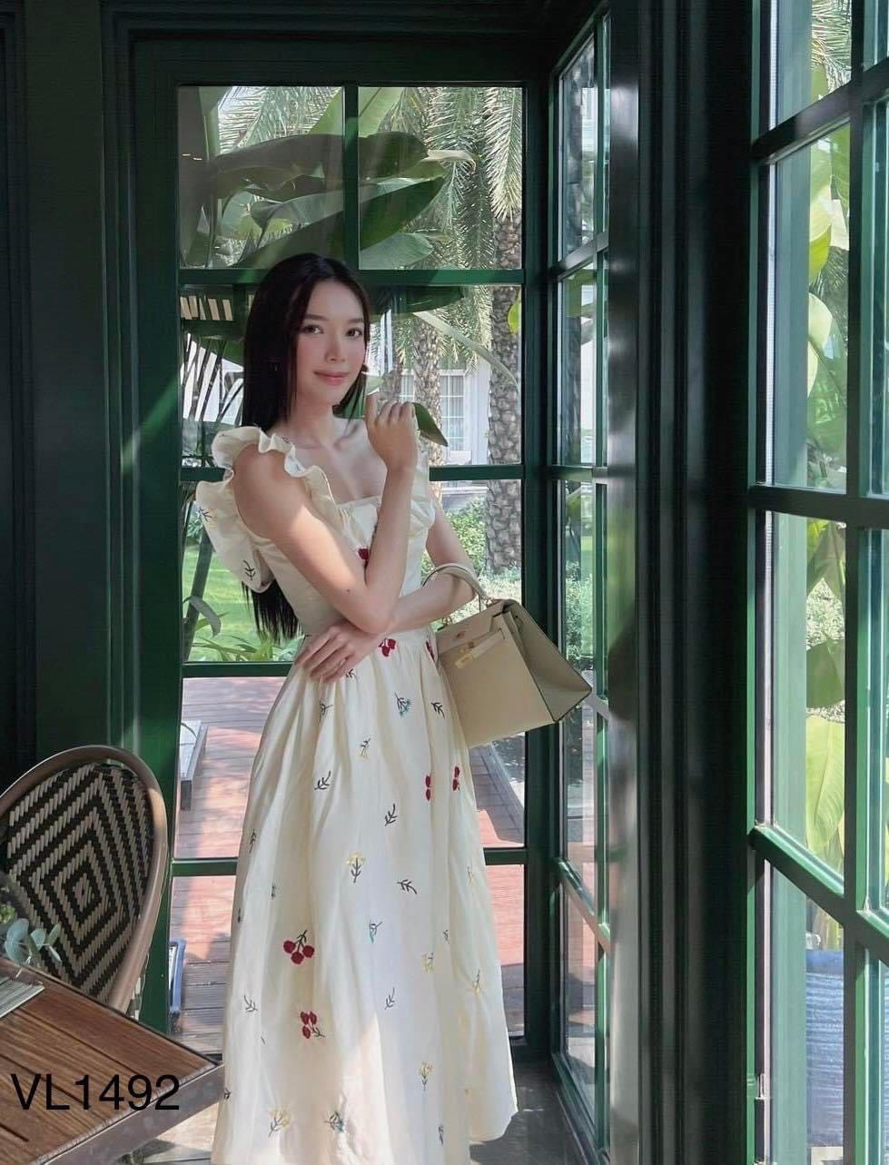 Đầm 2 dây bèo dáng dài họa tiết hoa nhí cổ vuông xinh xắn, Đầm thời trang họa tiết hoa nhí dáng dài cổ vuông bèo dễ thương, Đầm nữ dáng dài 2 dây bèo họa tiết hoa nhí phong cách MTB