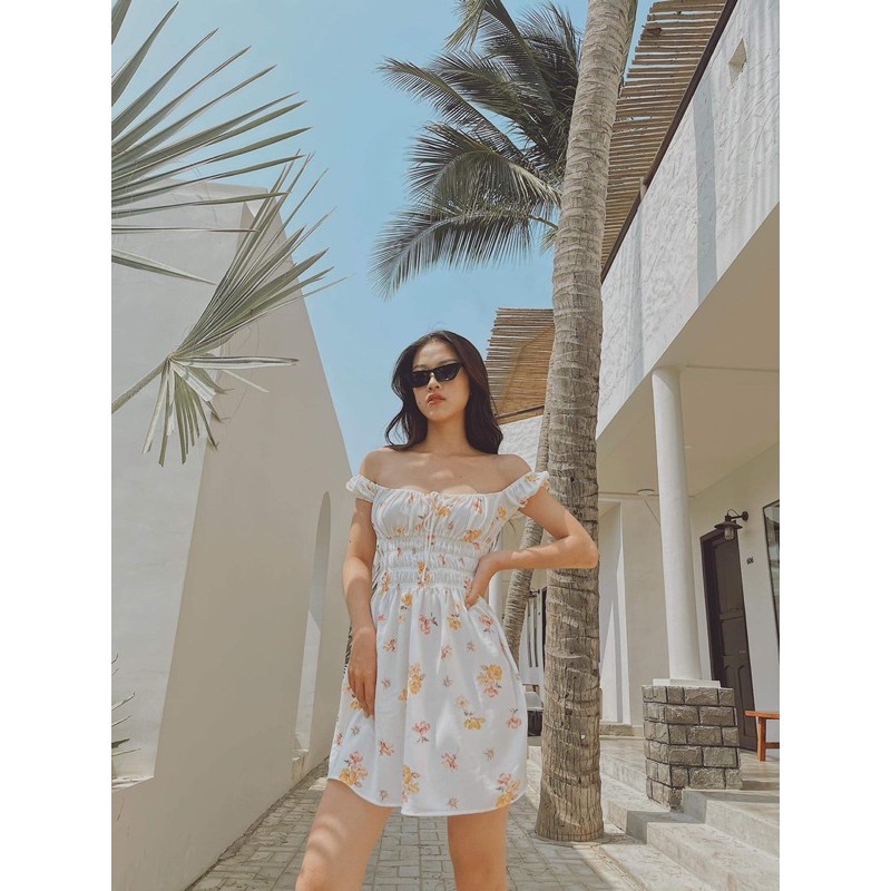 Đầm trễ vai nhúng eo