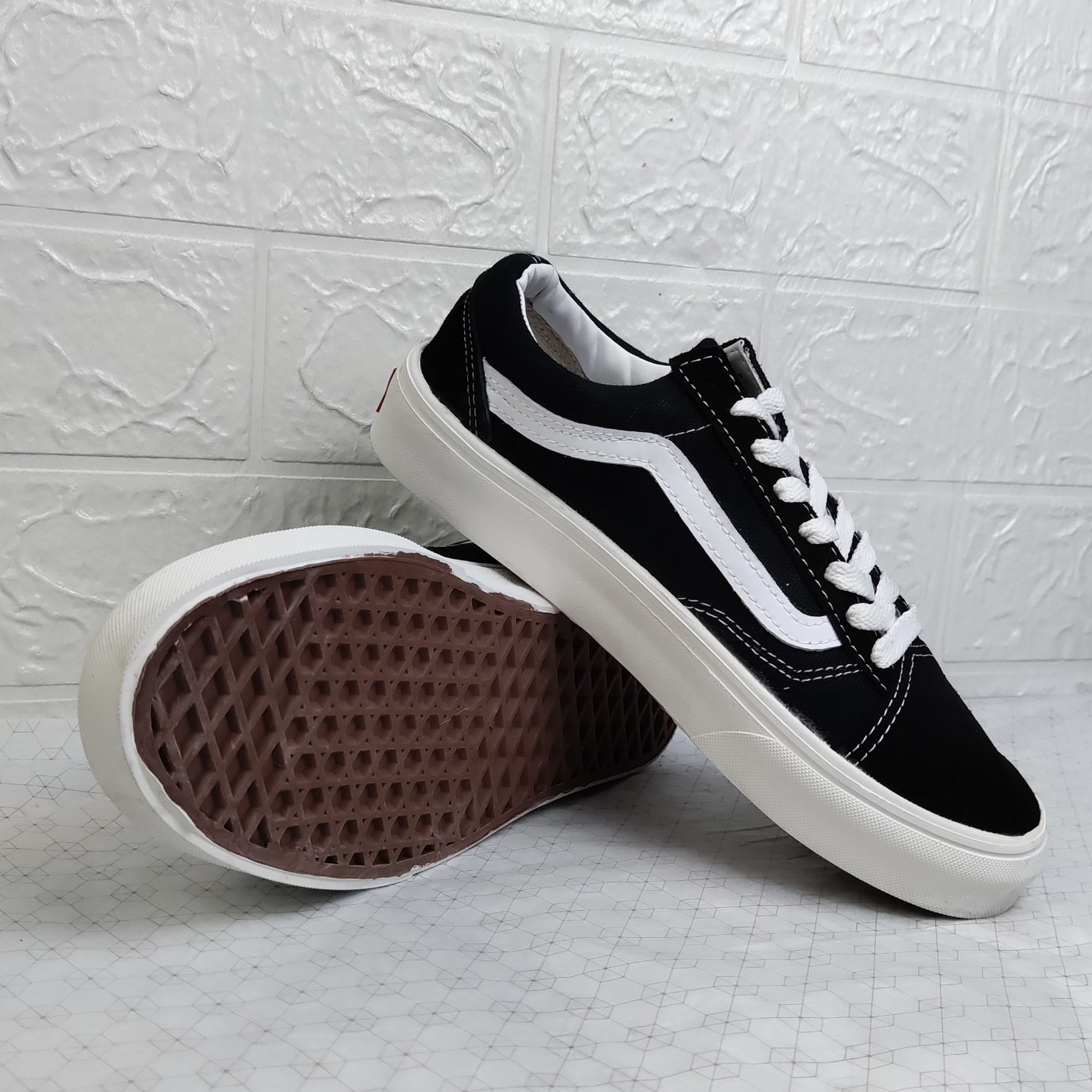 Giày Thể Thao Vans Vault Đen Nam Nữ Full Box