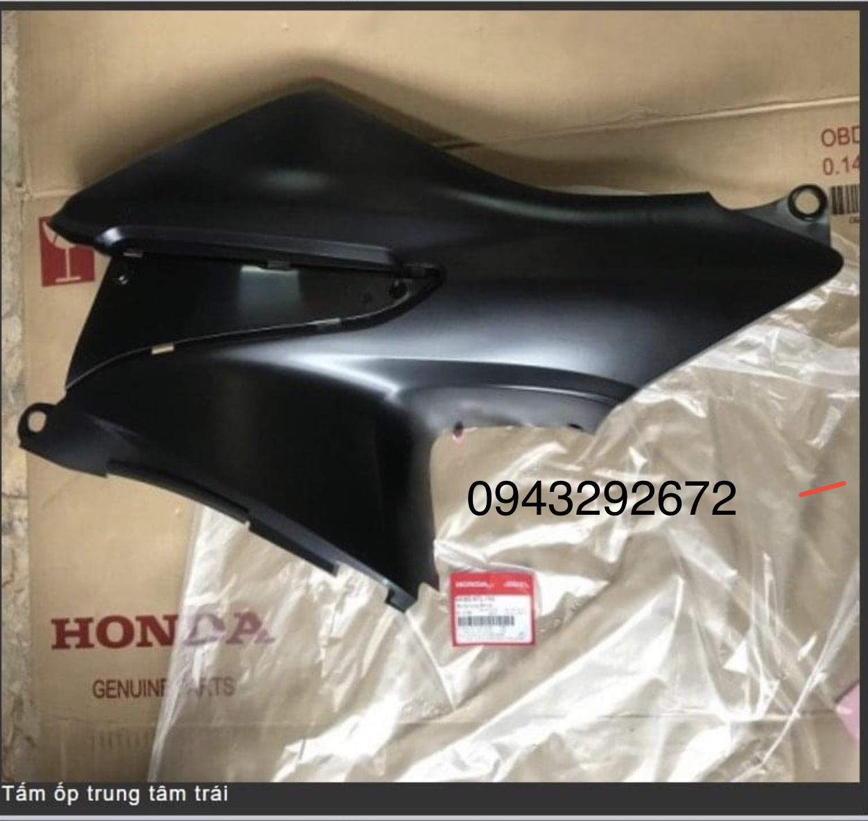 Ốp Trung Tâm Trái Rs 100, Wave 100 (Alpha "A") Honda ( 64360KTL740 )