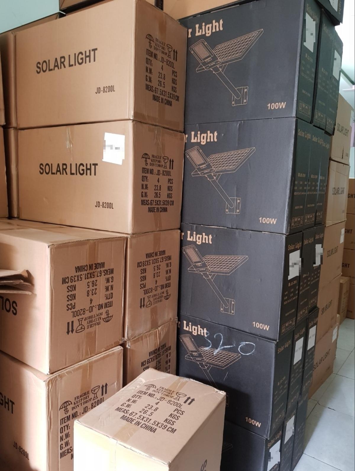 [HCM]ĐÈN NĂNG LƯỢNG MẶT TRỜI JD-8200L (200w)