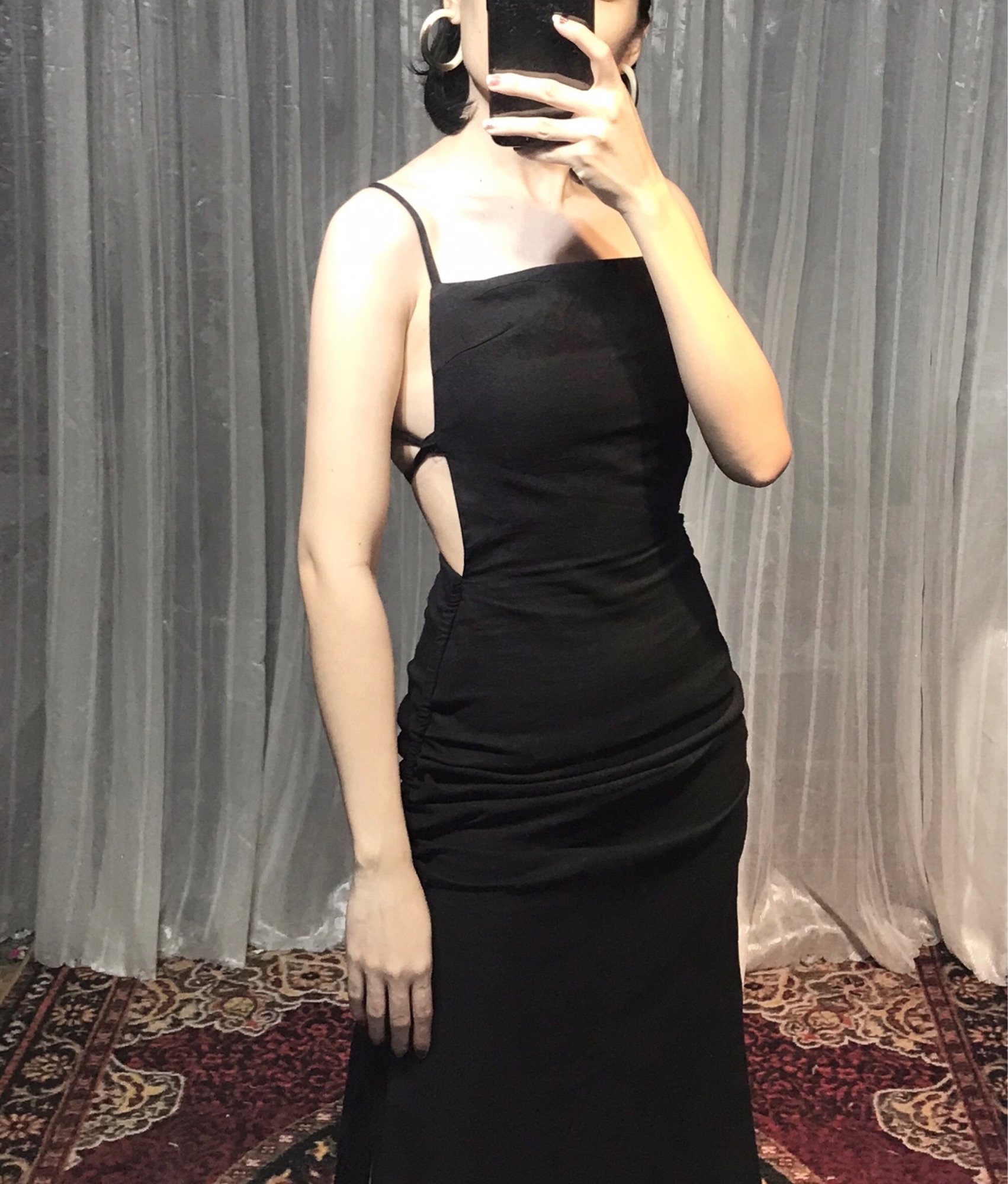 Đầm ôm hở lưng vải Linen
