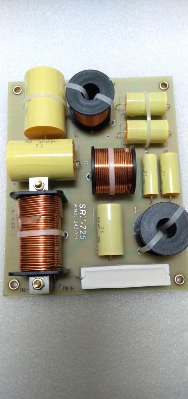 Mach phân tần loa SRX-725