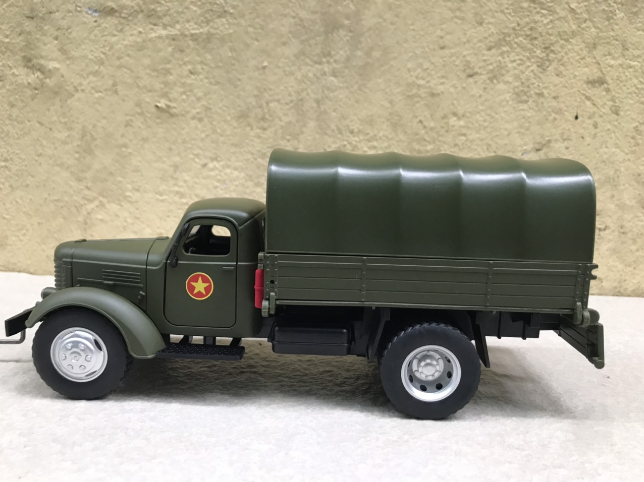 Mô hình xe Quân sự Zil 150 (CA-10) 1:32