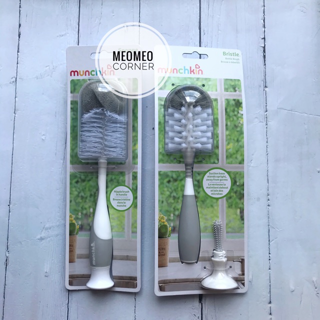 Cọ rửa bình sữa và núm ti Munchkin(Cọ có mút Xám)