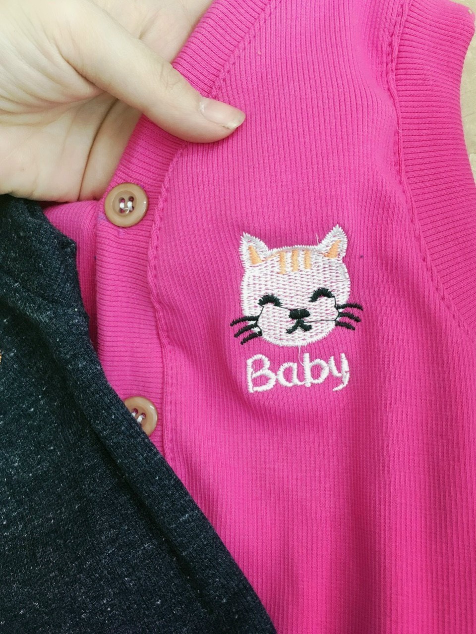 Áo len gile cúc giữa cho bé 8-18kg