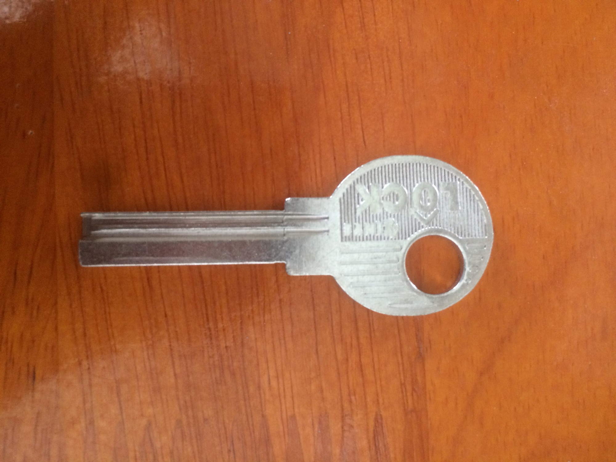 30 phôi chìa khoá chấm vi tính lock ( nhỏ , dài ) rảnh phải