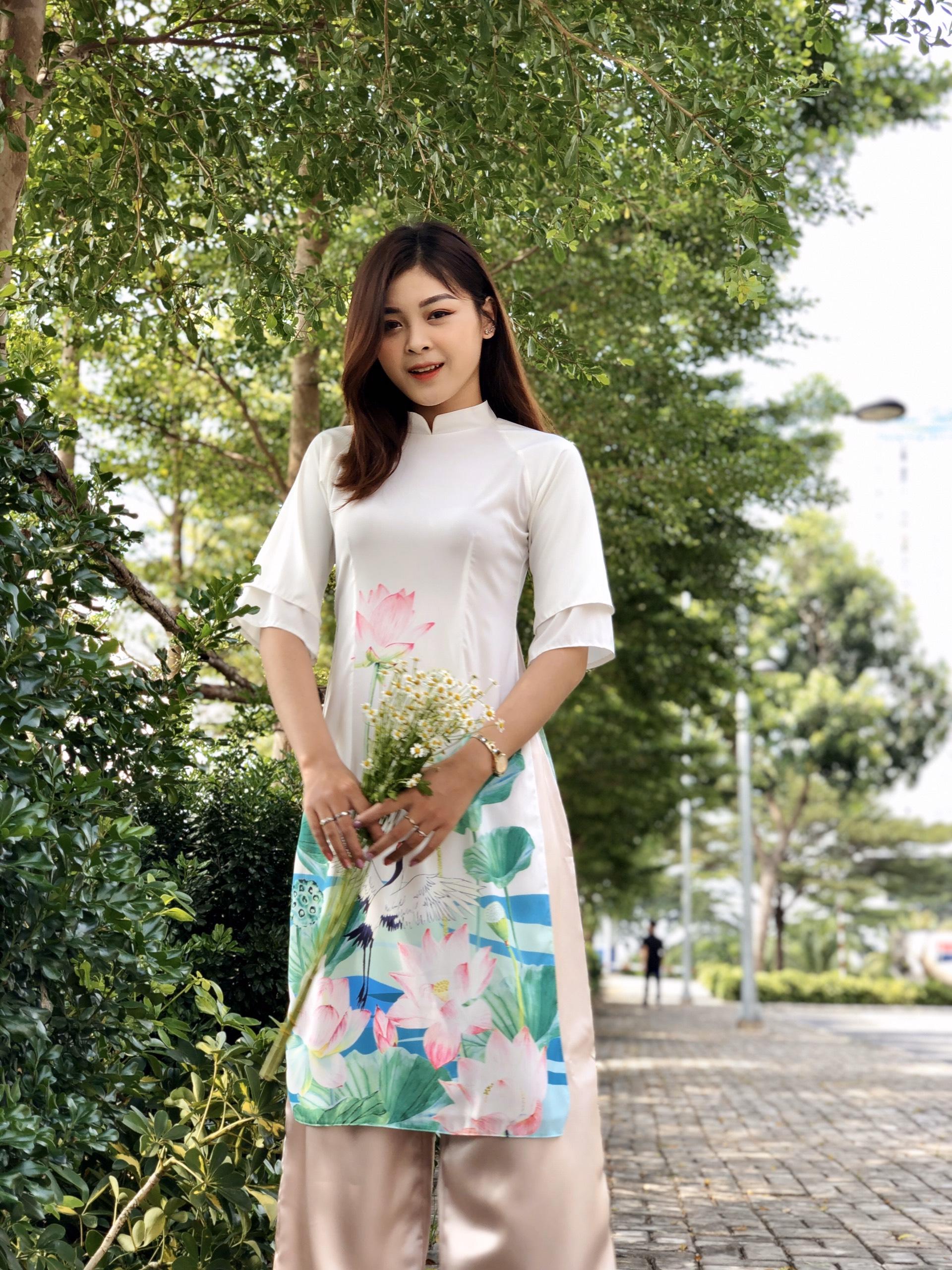 Set áo dài cách tân in hoa sen tay lỡ xếp tầng