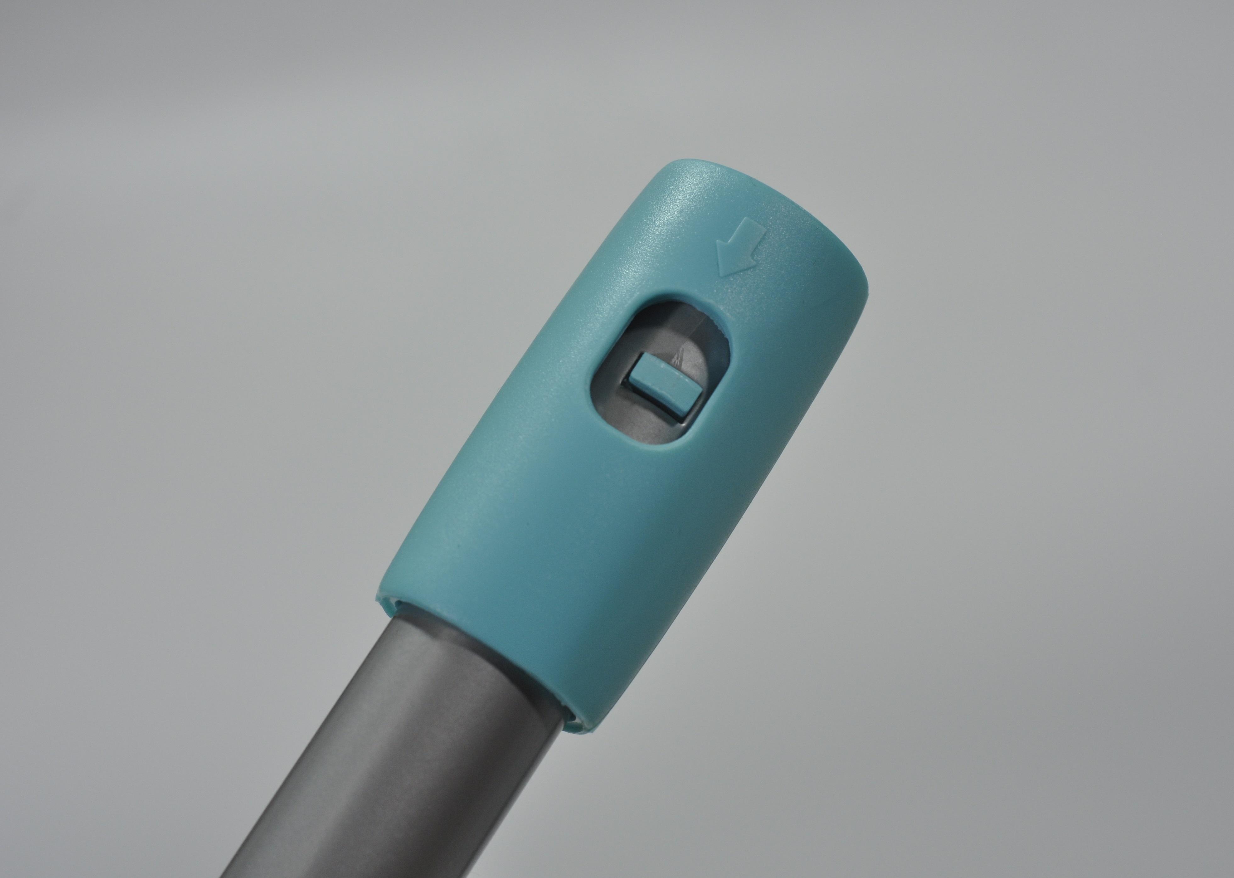 Cây lau nhà Lock&Lock dạng đứng xịt nước ETM461