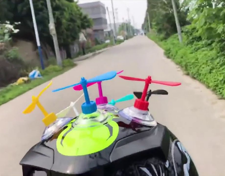 Combo Nón bảo hiểm Doremon kèm chong chóng