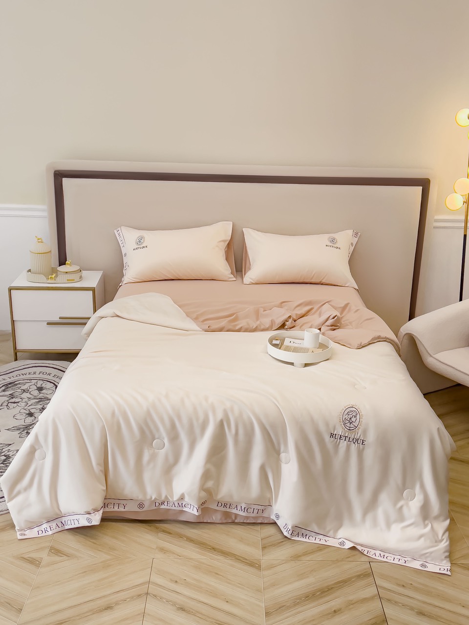 Set 4 món Chăn Ga Gối phi lụa Dream City “ chăn trần hè”