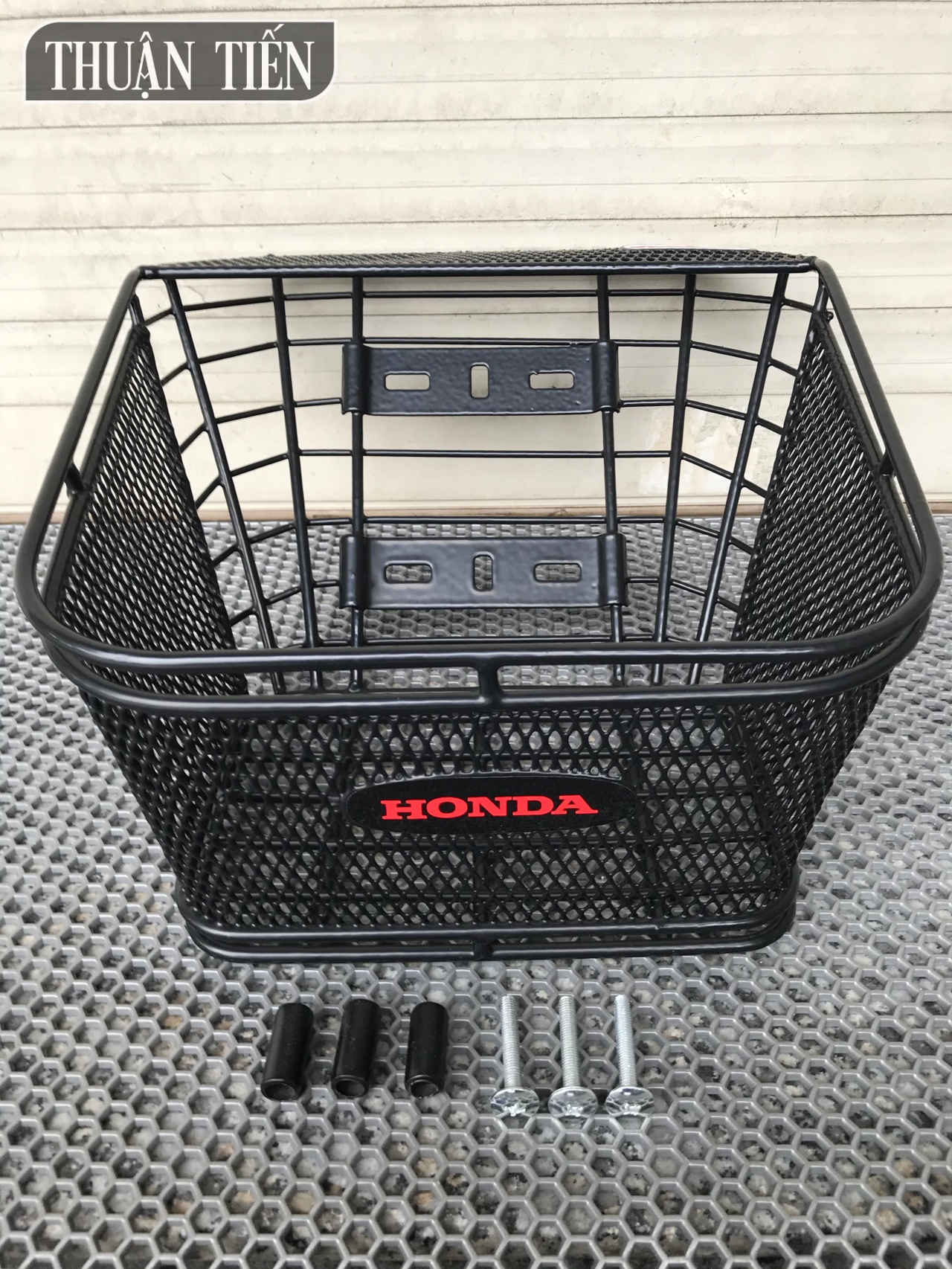 Indo type multi-functional basket for wave use