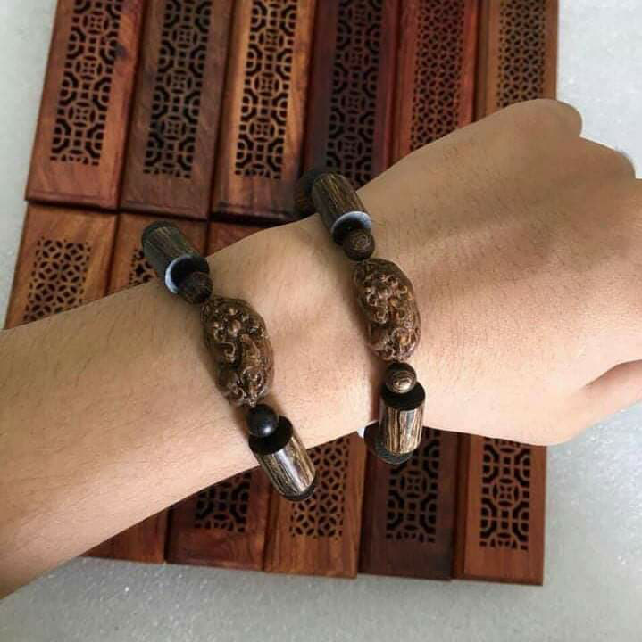 Bracelet maidservant retired agarwood Wood matched sink natural dietrict. bring good luck Fortune Fortune health peace for household home