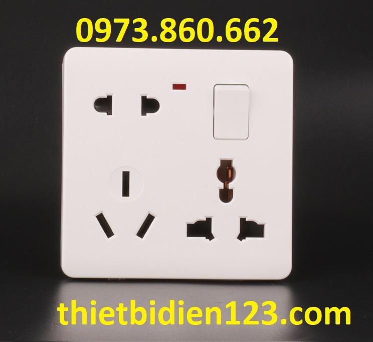 Ổ cắm công tắc vuông nhiều lỗ