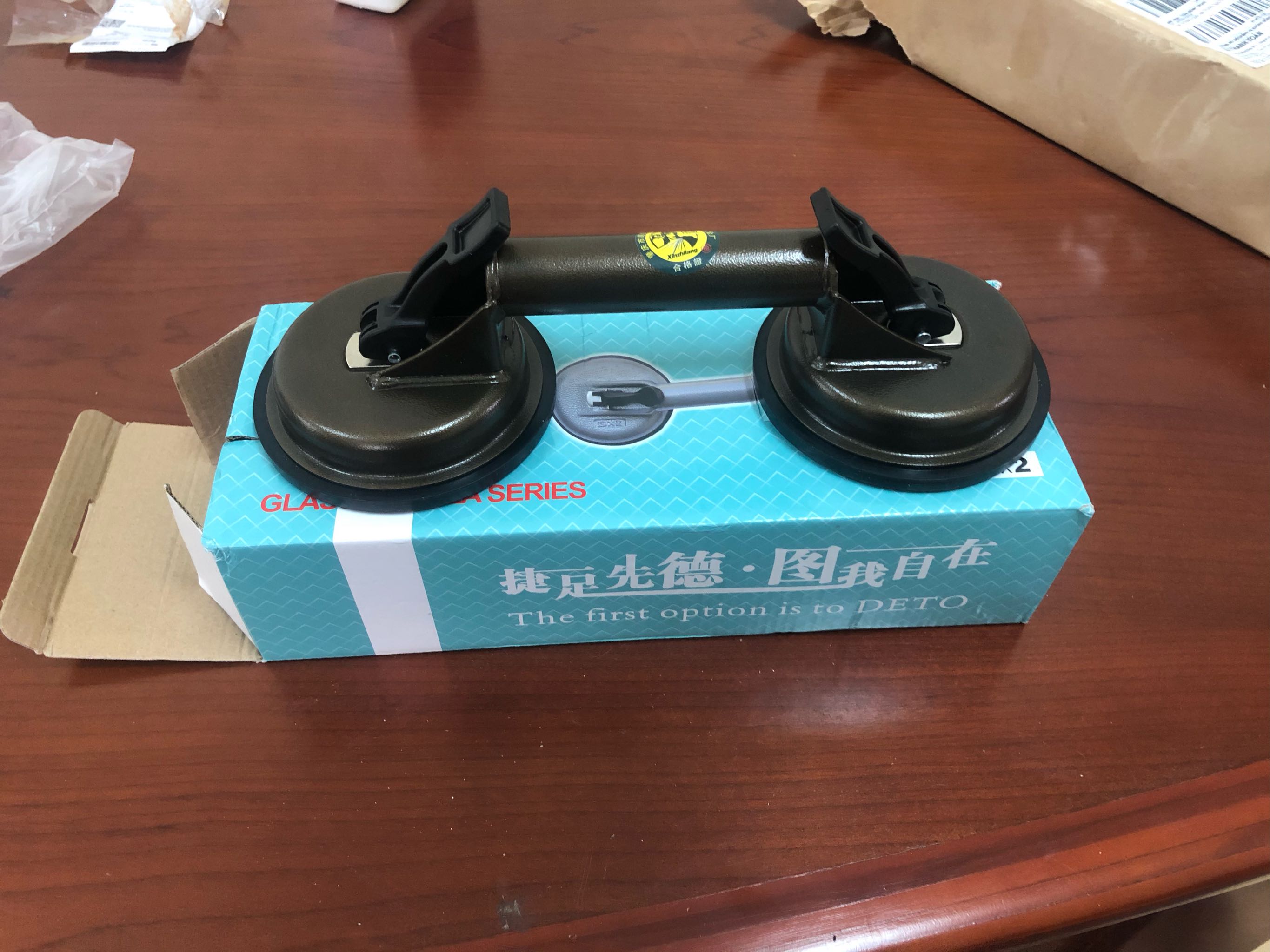 Hít gạch -hít kính -Hít nắp bể 2 chạc (hít được làm bằng kim loại vô cùng chắc chắn)