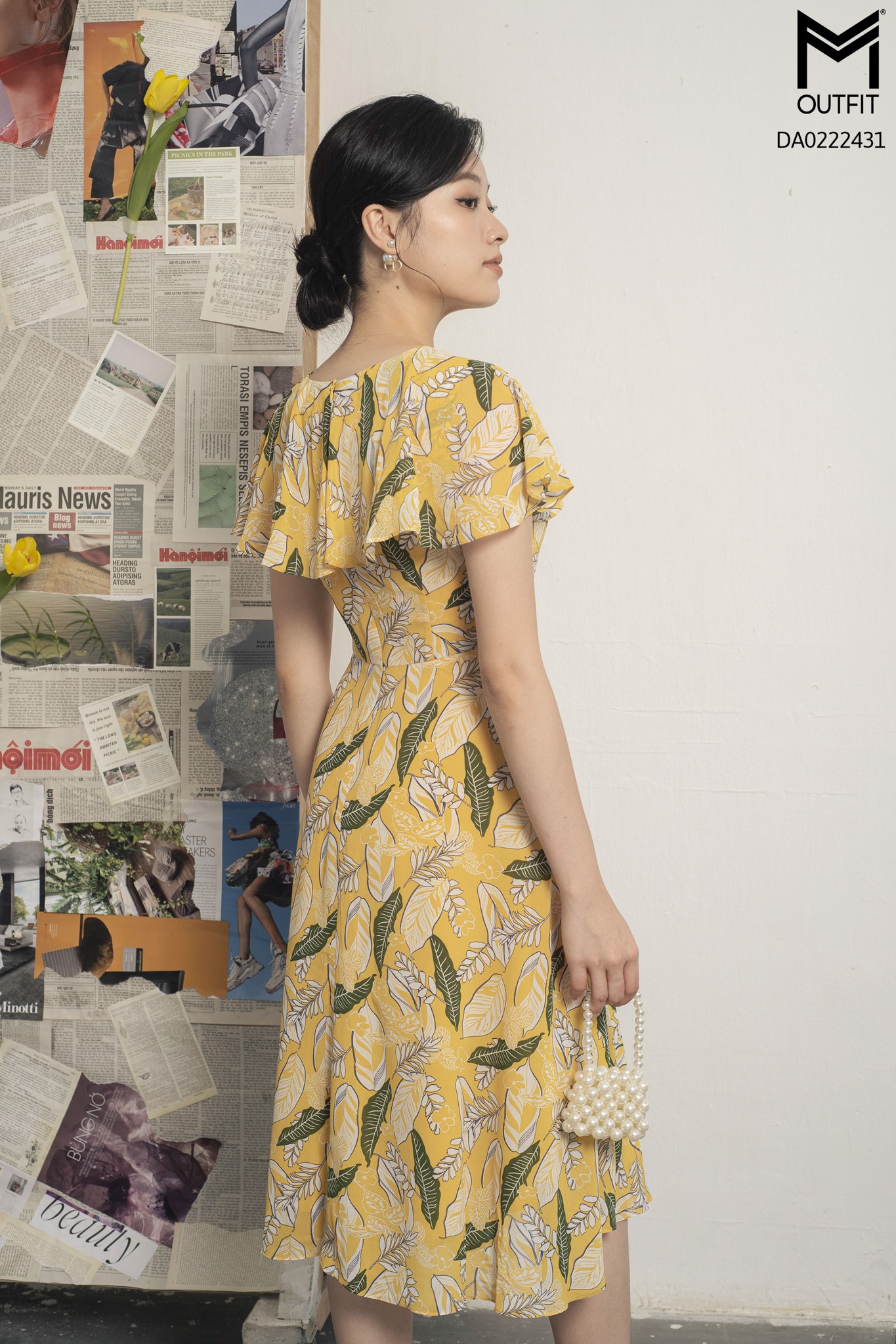 Đầm dáng xòe, cổ tim, tà bong - mmoutfit