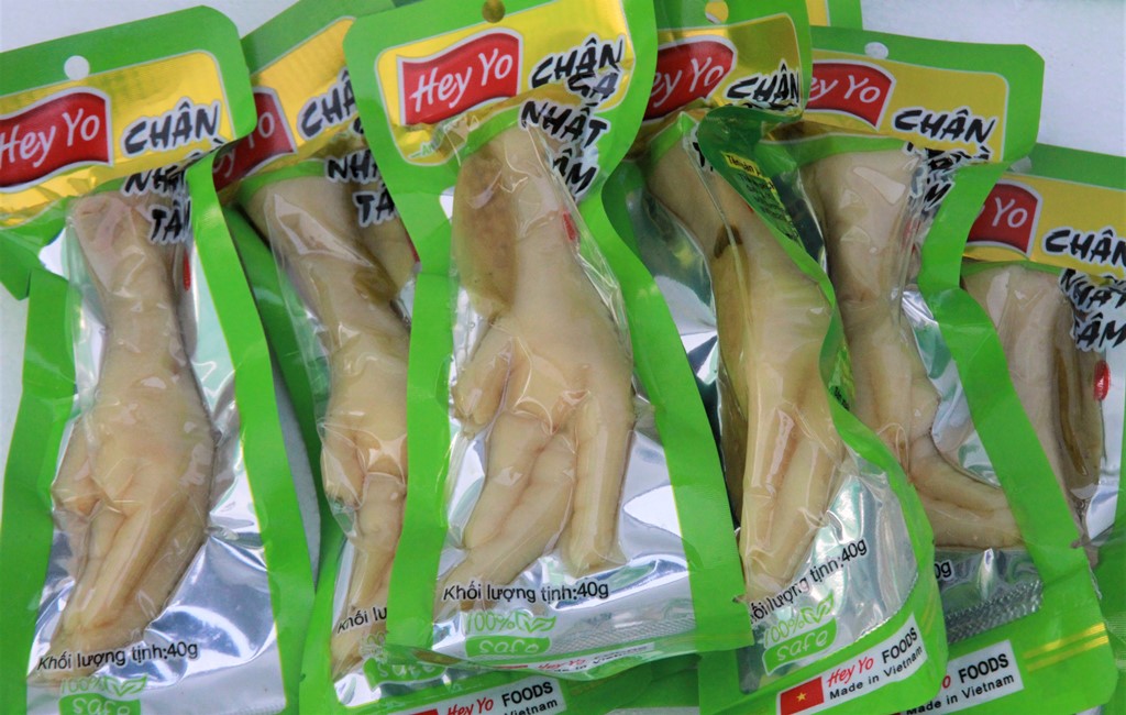 Chân Gà Cay Nhất Tâm Hey Yo