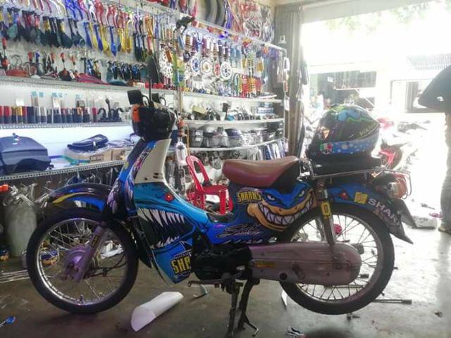 [HCM]Tem trùm xe cub 50 mới phiên bản cá mập nhe răng