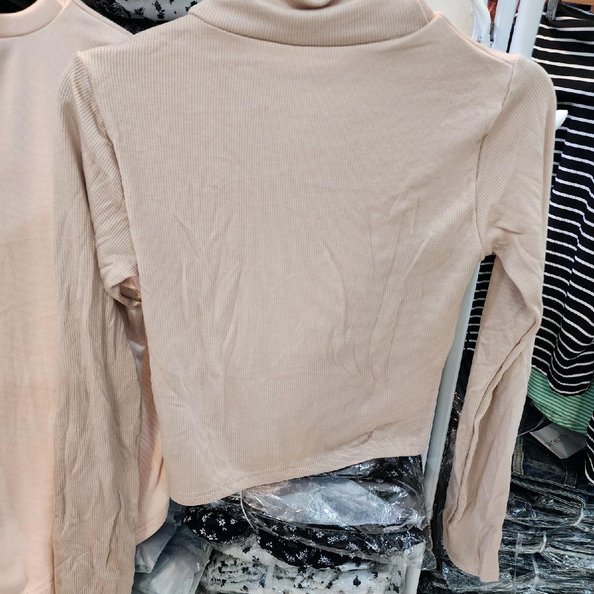 Áo croptop cổ cao, cổ lọ tay dài A23