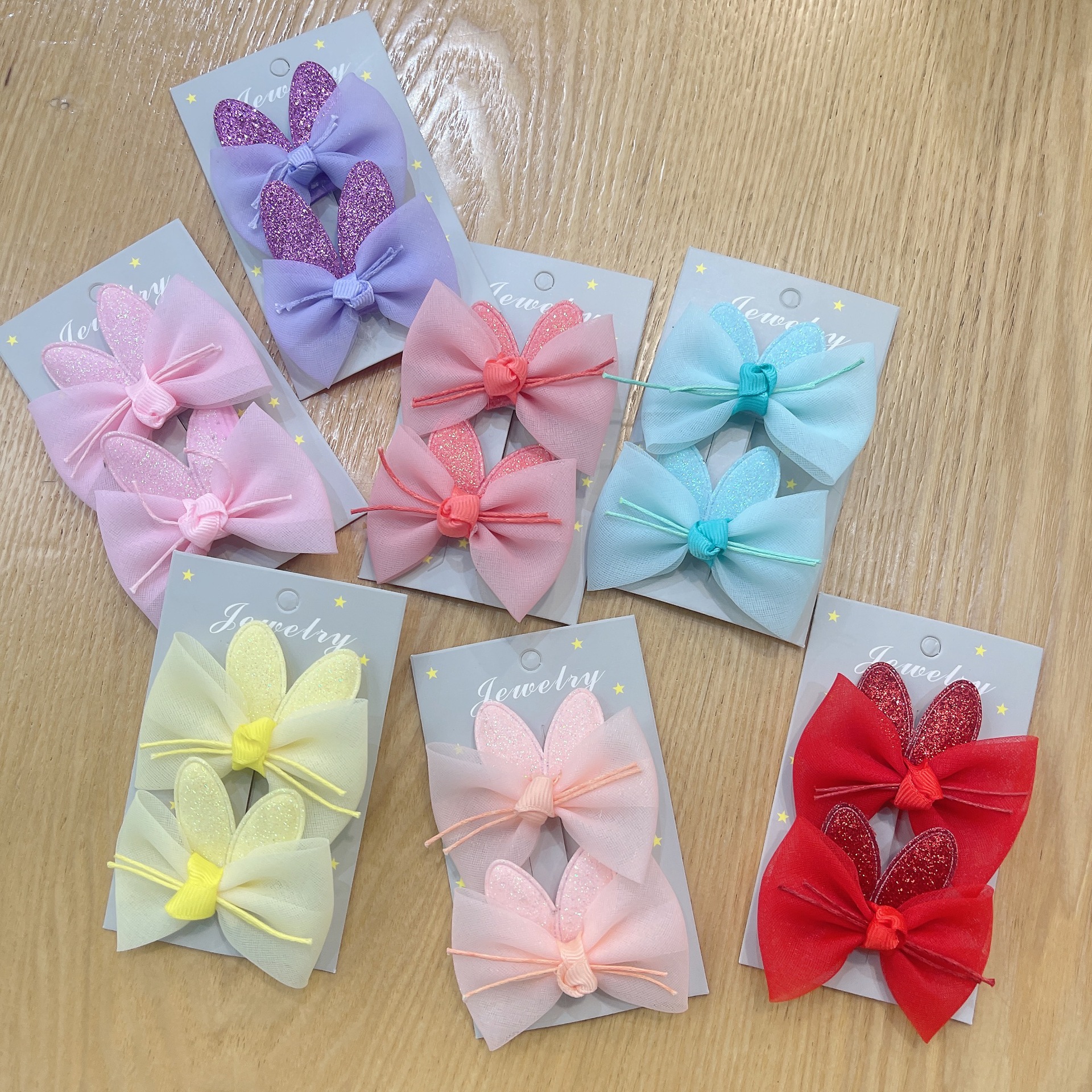 set 2 cái kẹp tóc tóc tay thỏ cho bé.