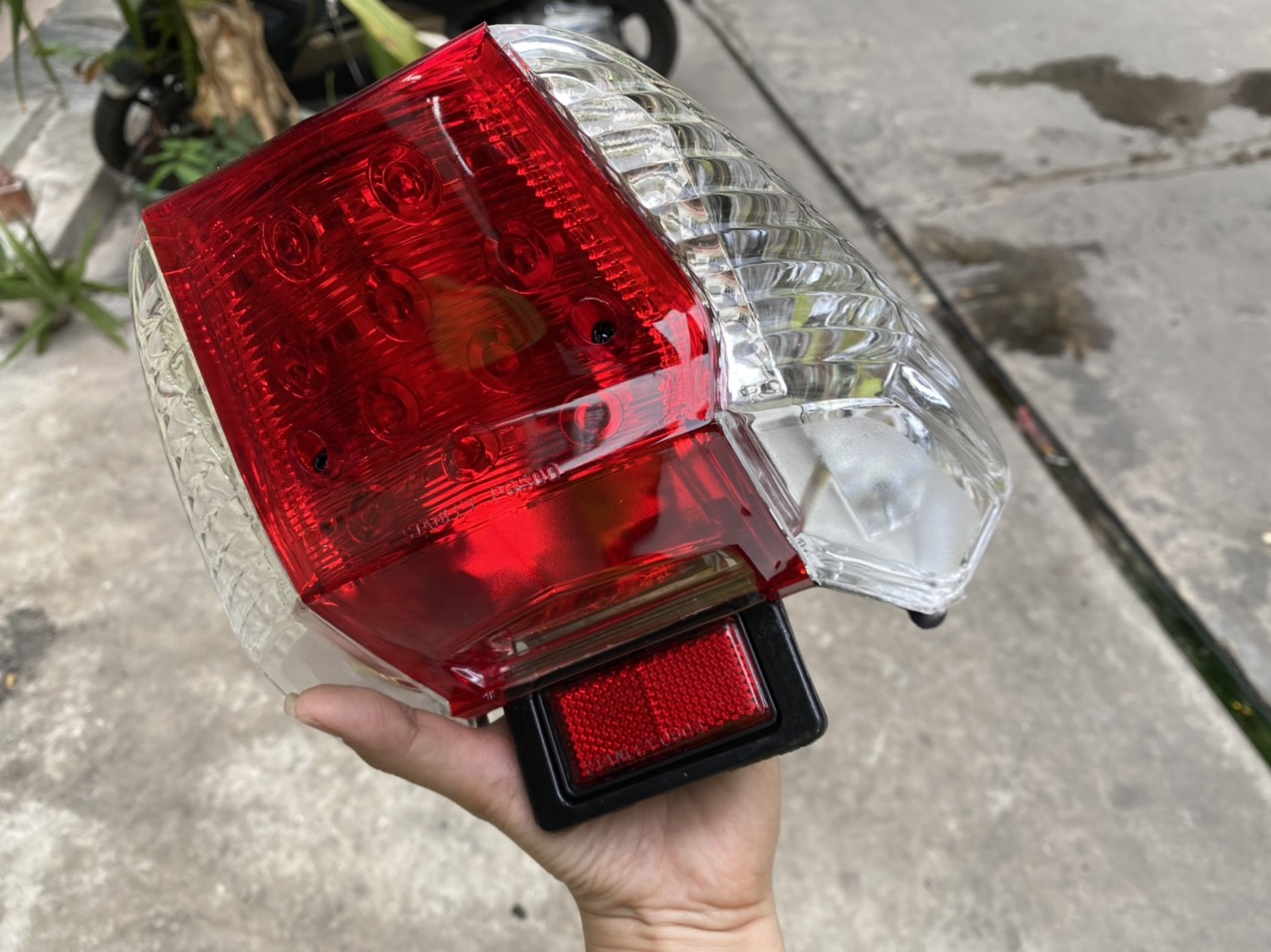 ĐÈN LÁI ( ĐÈN HẬU ) DÀNH CHO XE FUTURE NEO - HÀNG ĐẸP ĐẶC BIỆT