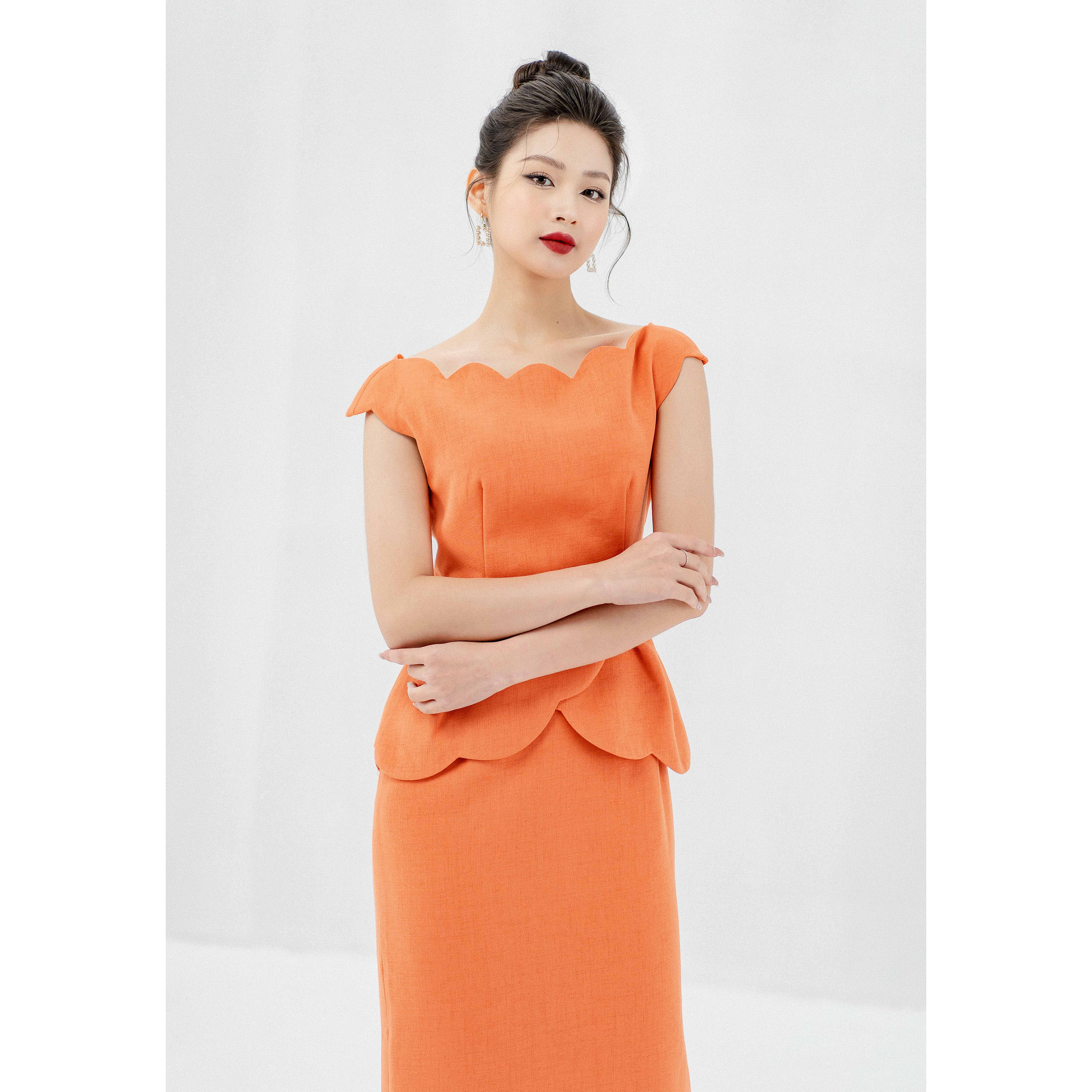 Đầm trễ vai phối nơ thời trang SIXDO (Scalloped Neck Midi Brocade Dress)