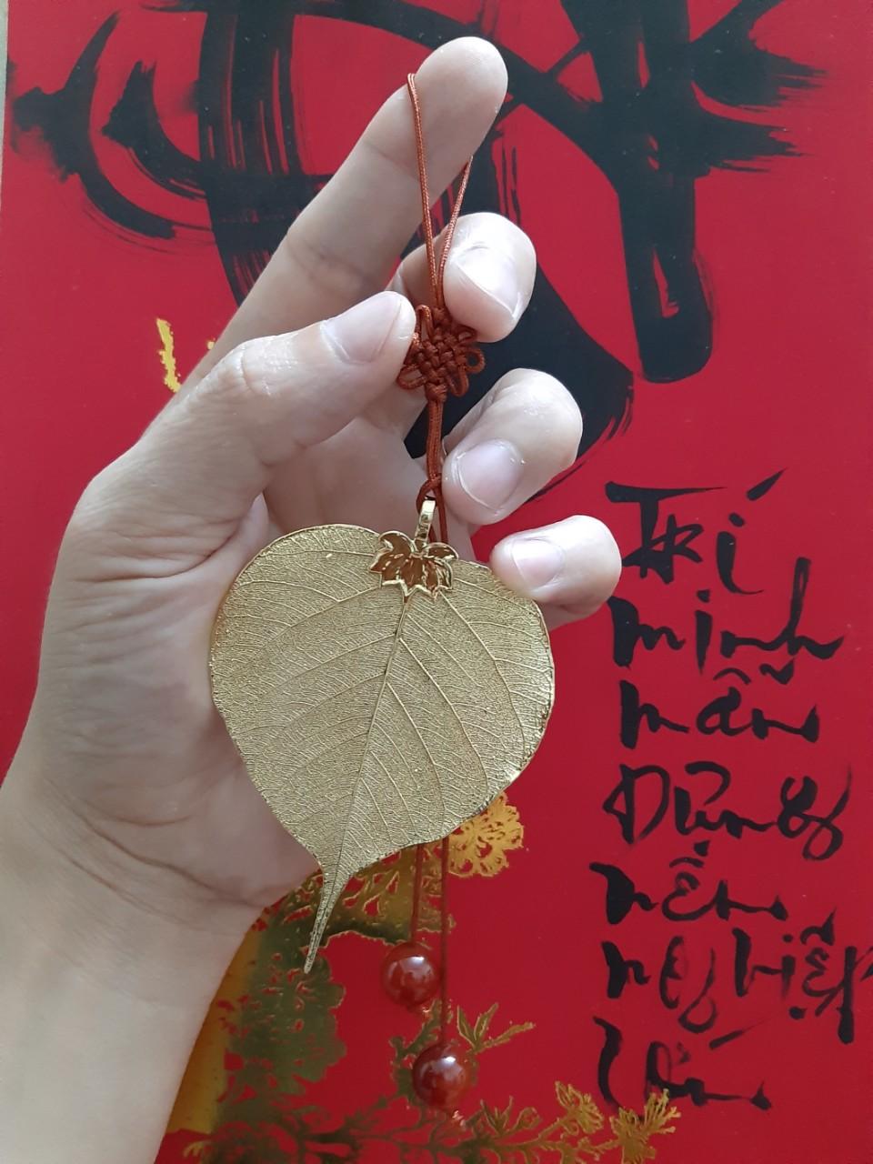 Lá Bồ Đề dát vàng treo xe ô tô