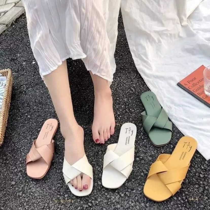 Dép quai chéo mới giá rẻ