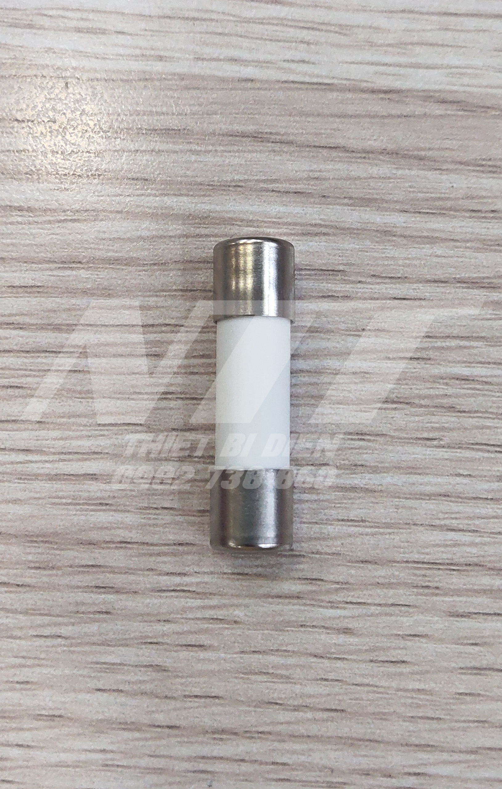 Đế cầu chì và cầu chì sứ RT28 Chint